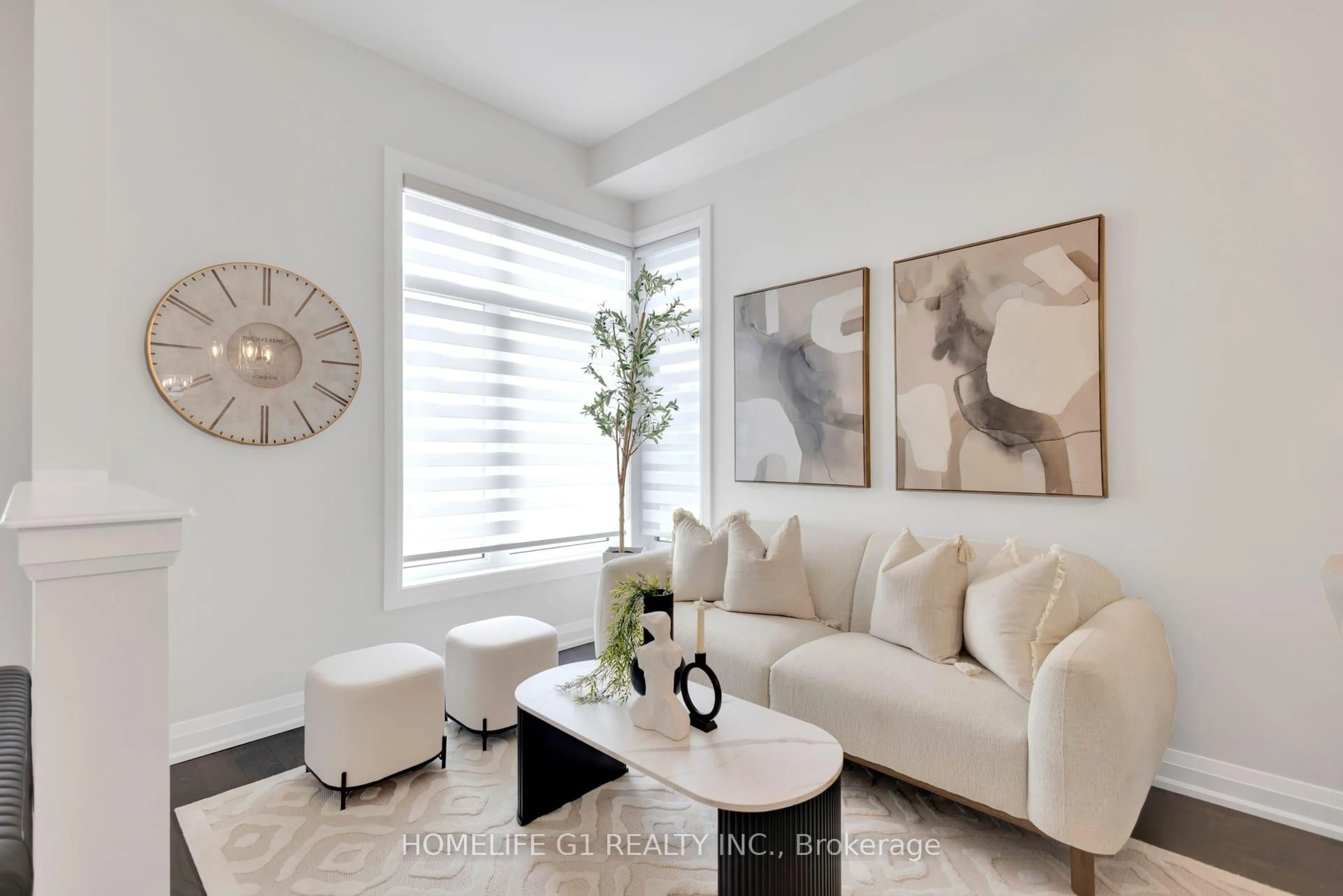 Living room with furniture, unknown for 4044 Channing Cres, Oakville Ontario L6H 3R2
