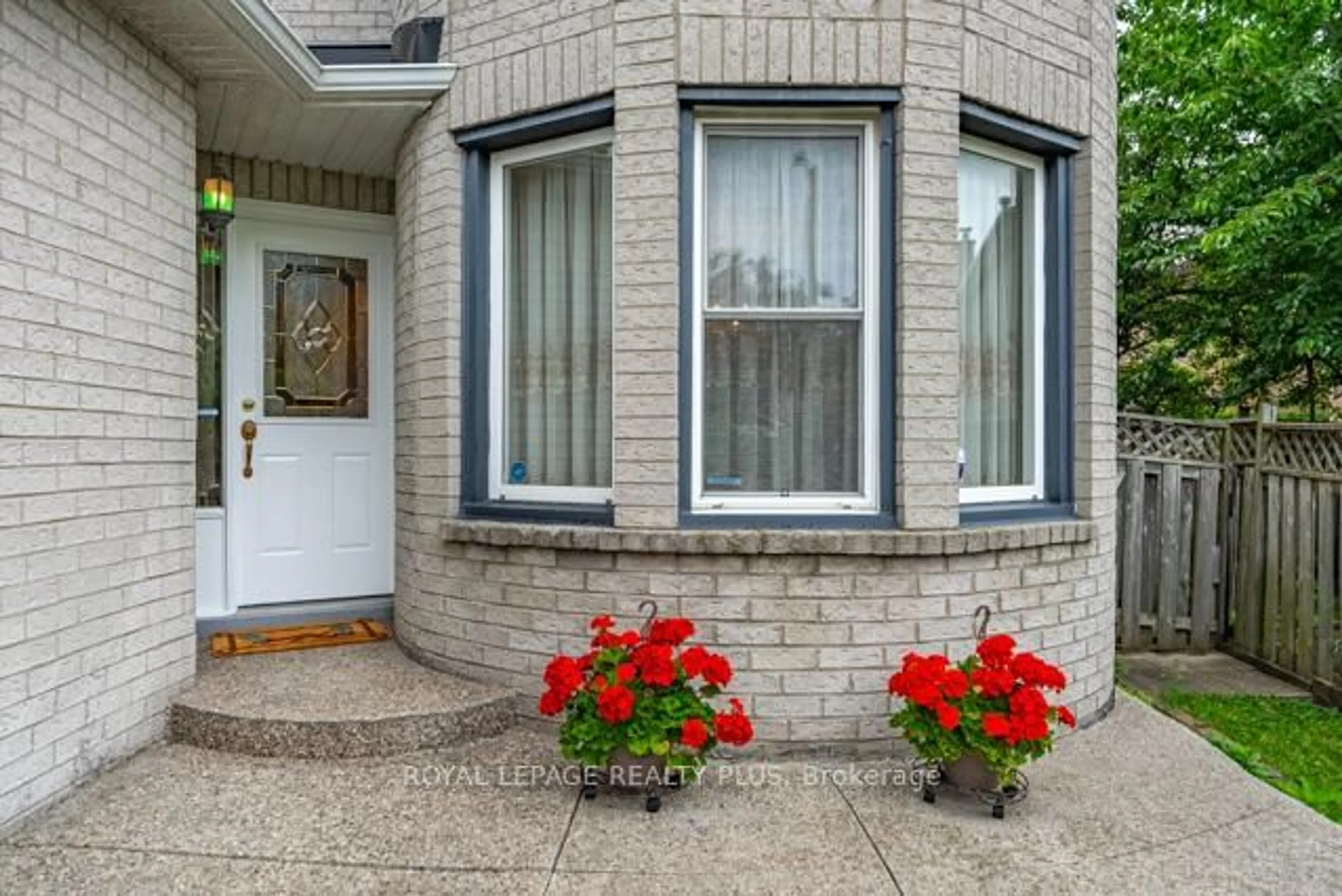 Indoor entryway for 4622 Bismark Cres, Mississauga Ontario L5R 1K2