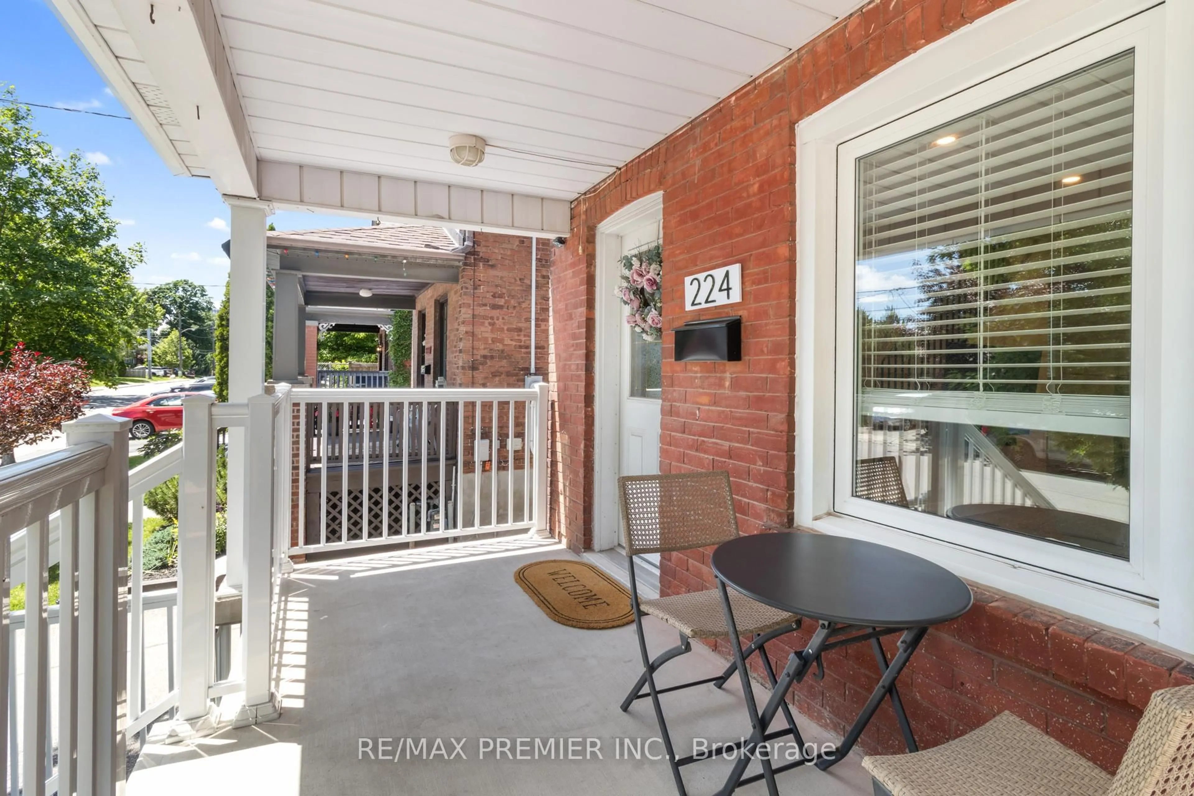 Patio, street for 224 John St, Toronto Ontario M9N 1K2