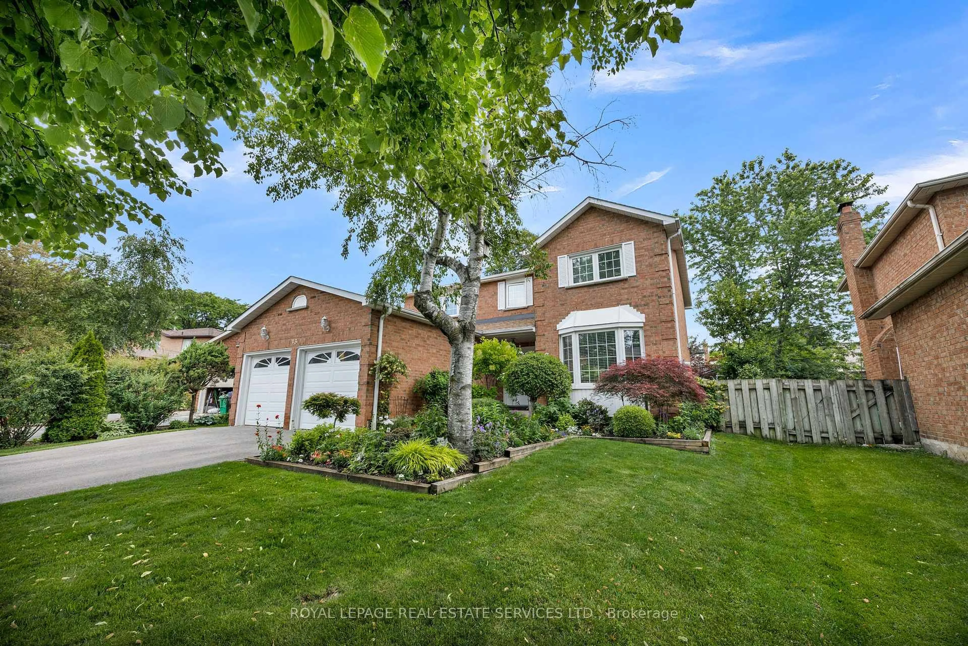 Home with brick exterior material, street for 13 Oakington Pl, Mississauga Ontario L5N 3V9