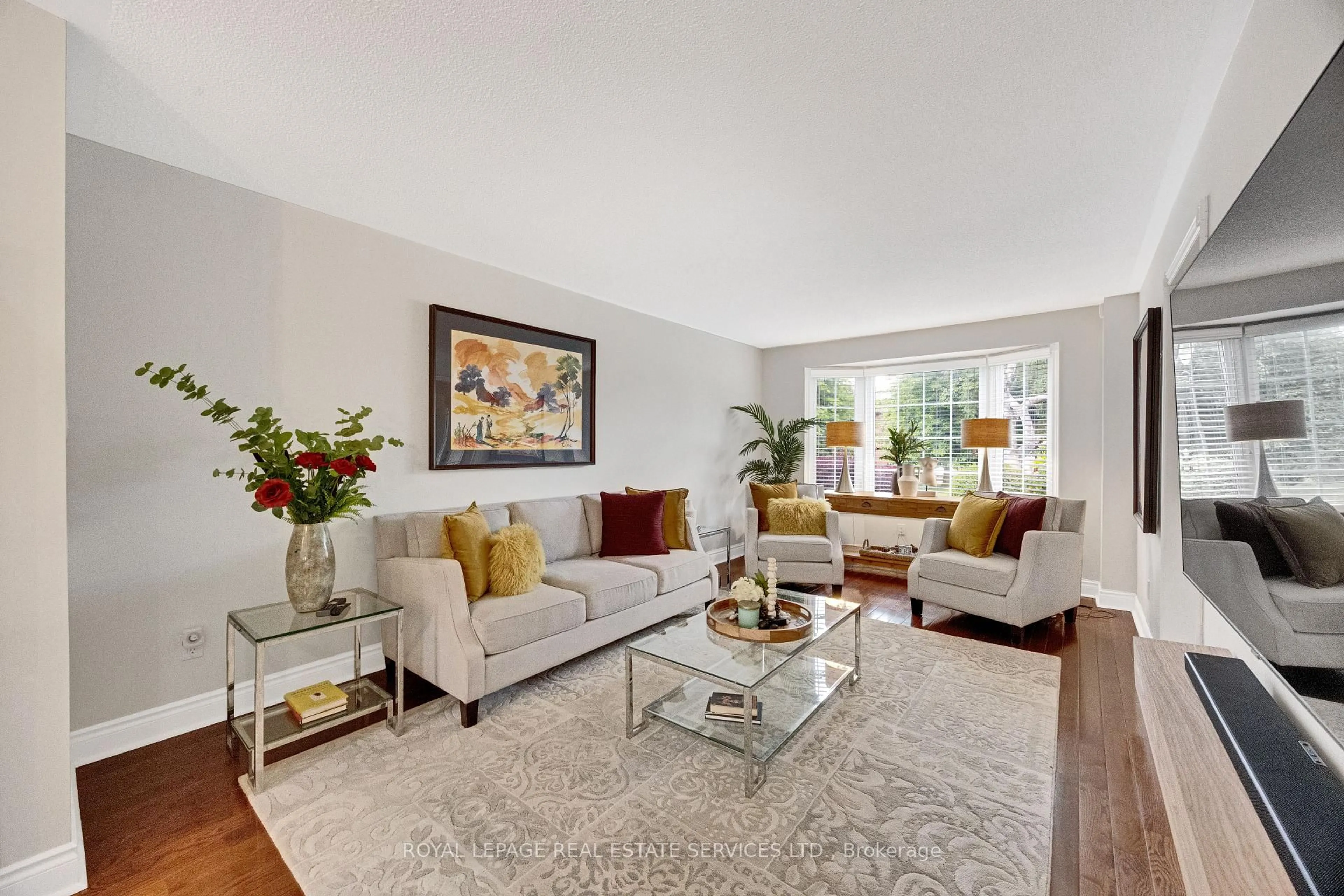 Living room with furniture, unknown for 13 Oakington Pl, Mississauga Ontario L5N 3V9