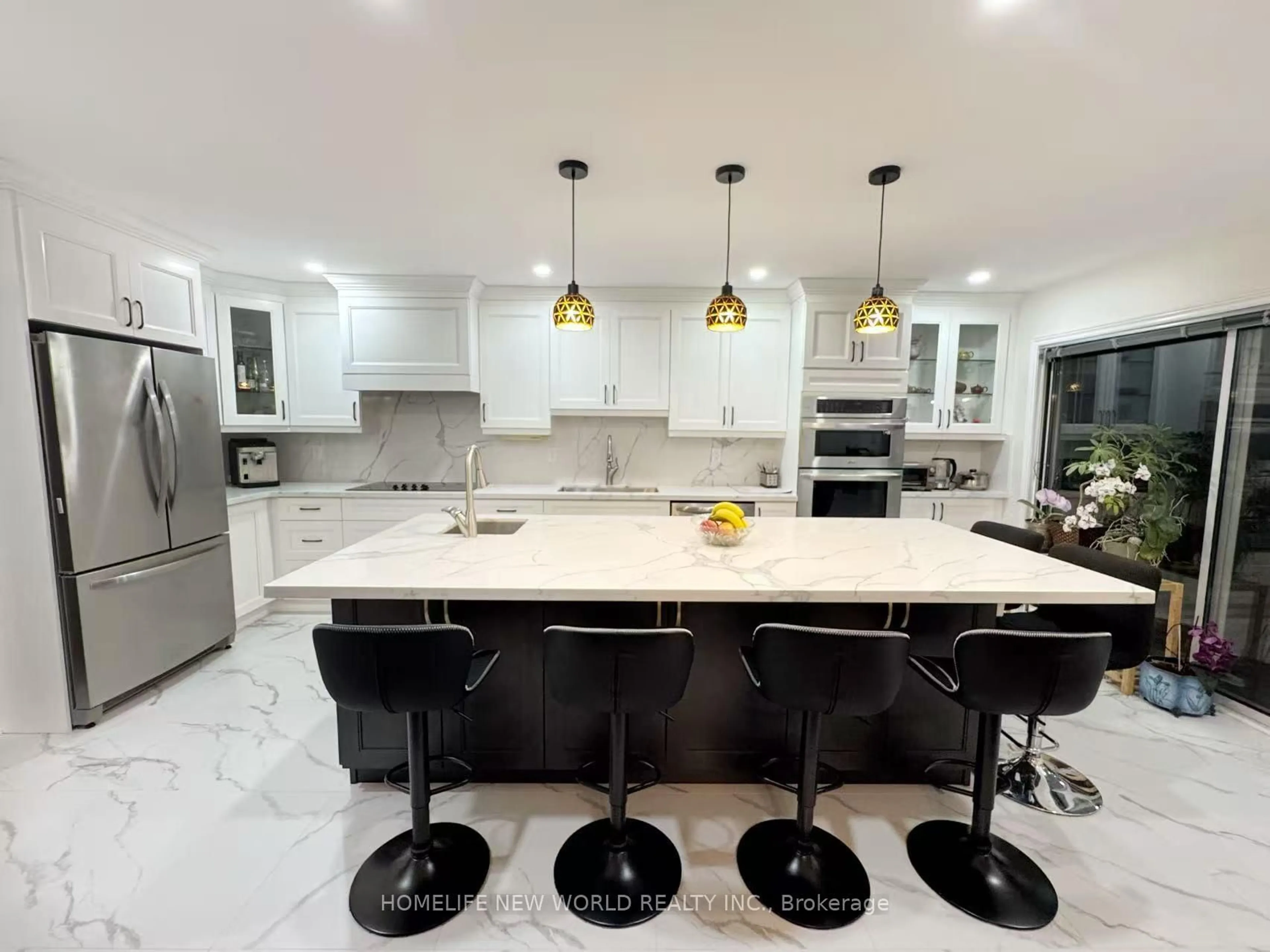 Contemporary kitchen, ceramic/tile floor for 2326 Yorktown Circ, Mississauga Ontario L5M 5Y2