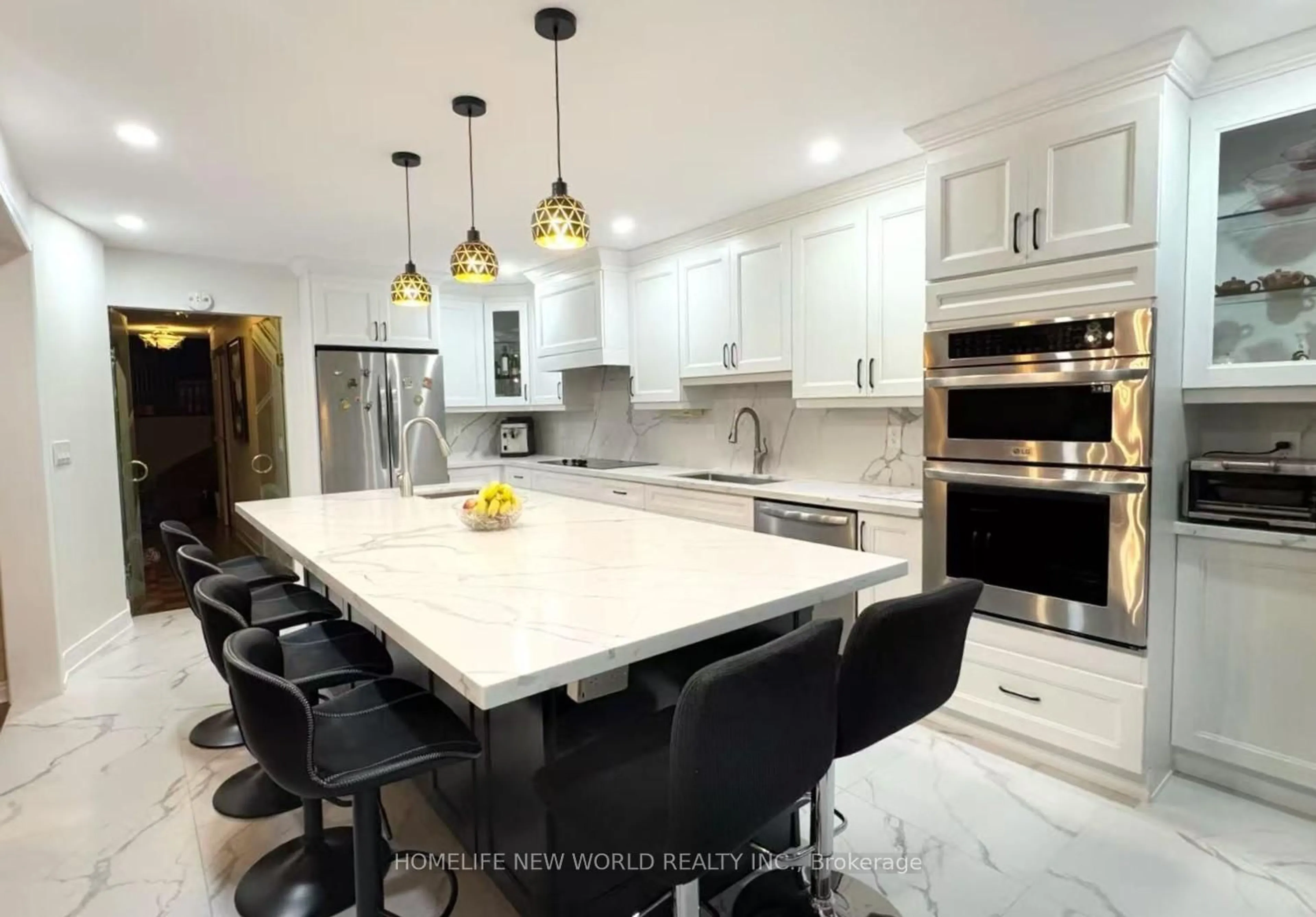Contemporary kitchen, ceramic/tile floor for 2326 Yorktown Circ, Mississauga Ontario L5M 5Y2