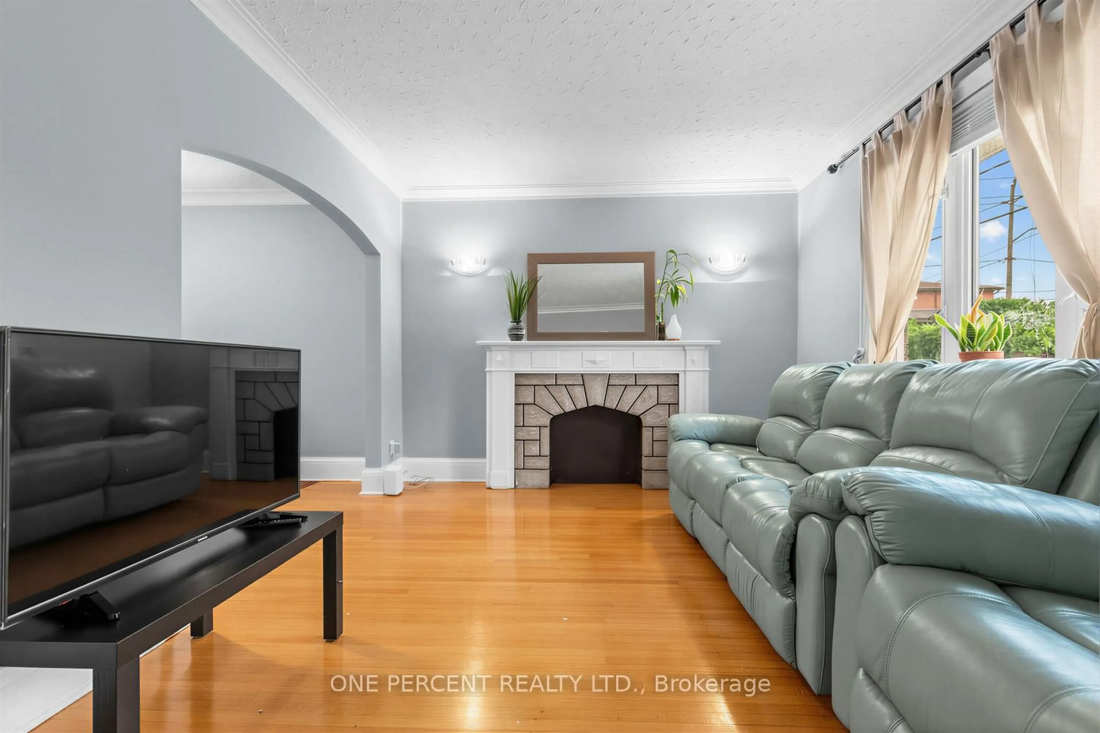 Living room with furniture, unknown for 107 Lonborough Ave, Toronto Ontario M6M 1X9