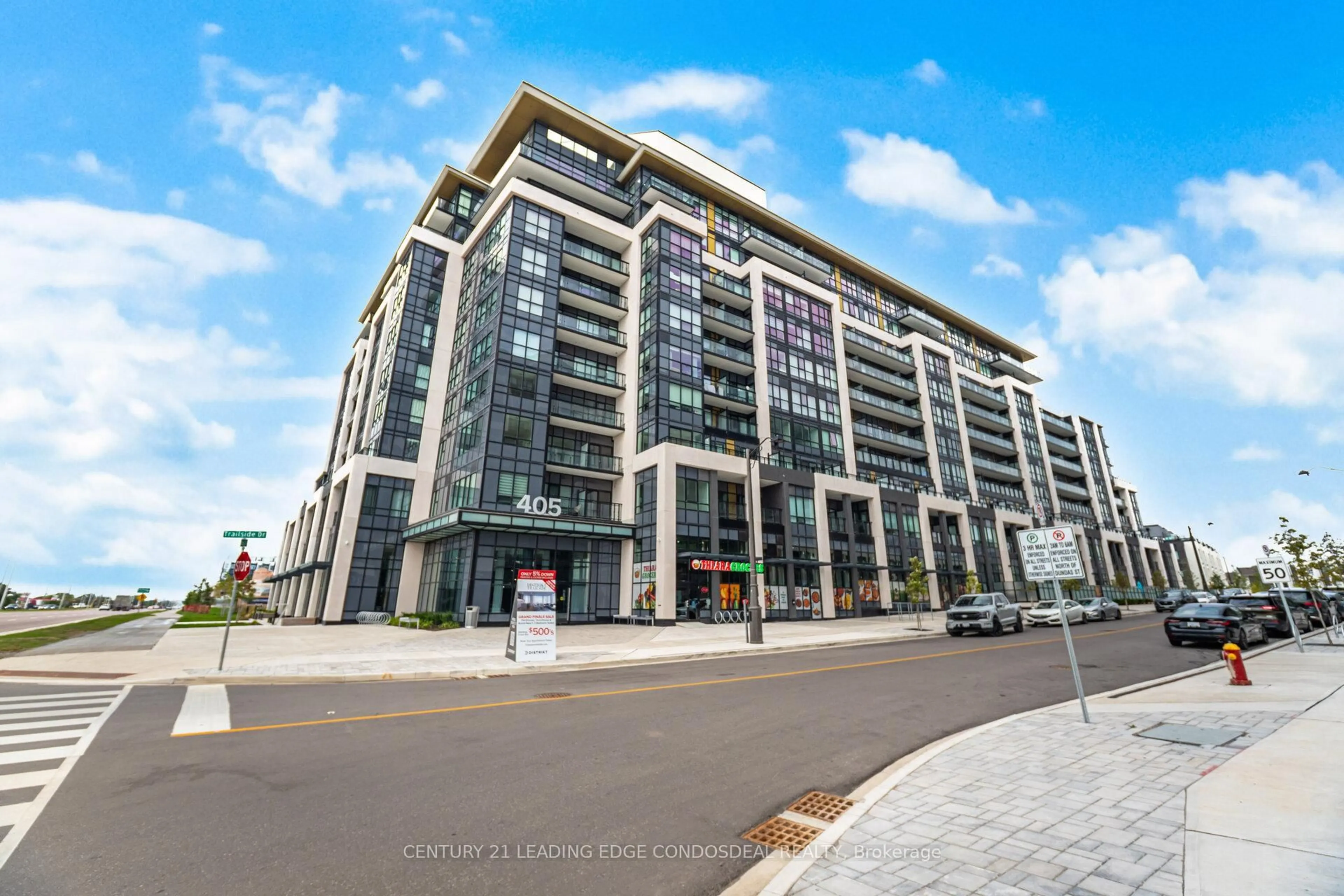 A pic from outside/outdoor area/front of a property/back of a property/a pic from drone, building for 405 Dundas St #234, Oakville Ontario L6M 5P9