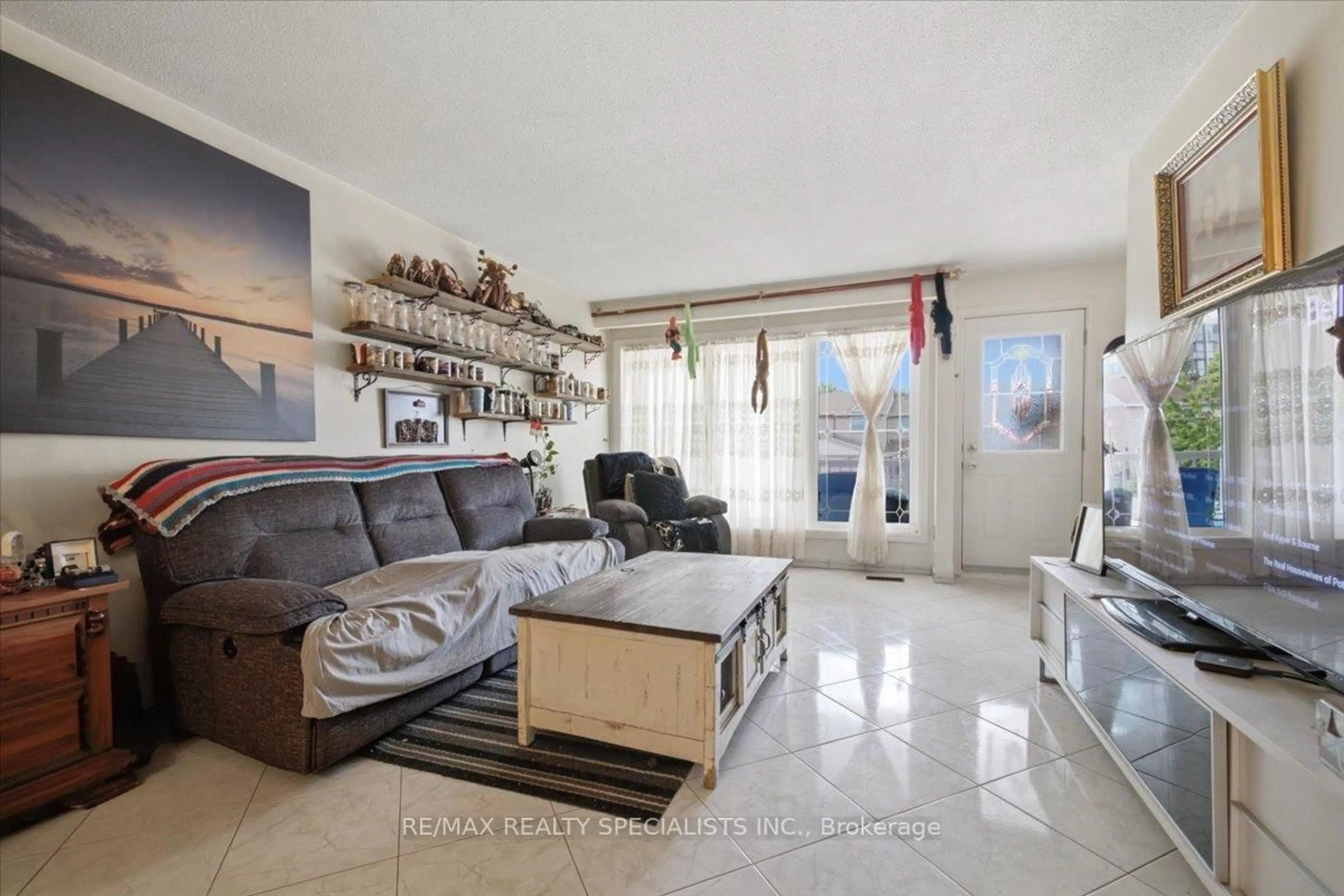 Living room with furniture, unknown for 80 Chalfield Lane, Mississauga Ontario L4Z 1L2