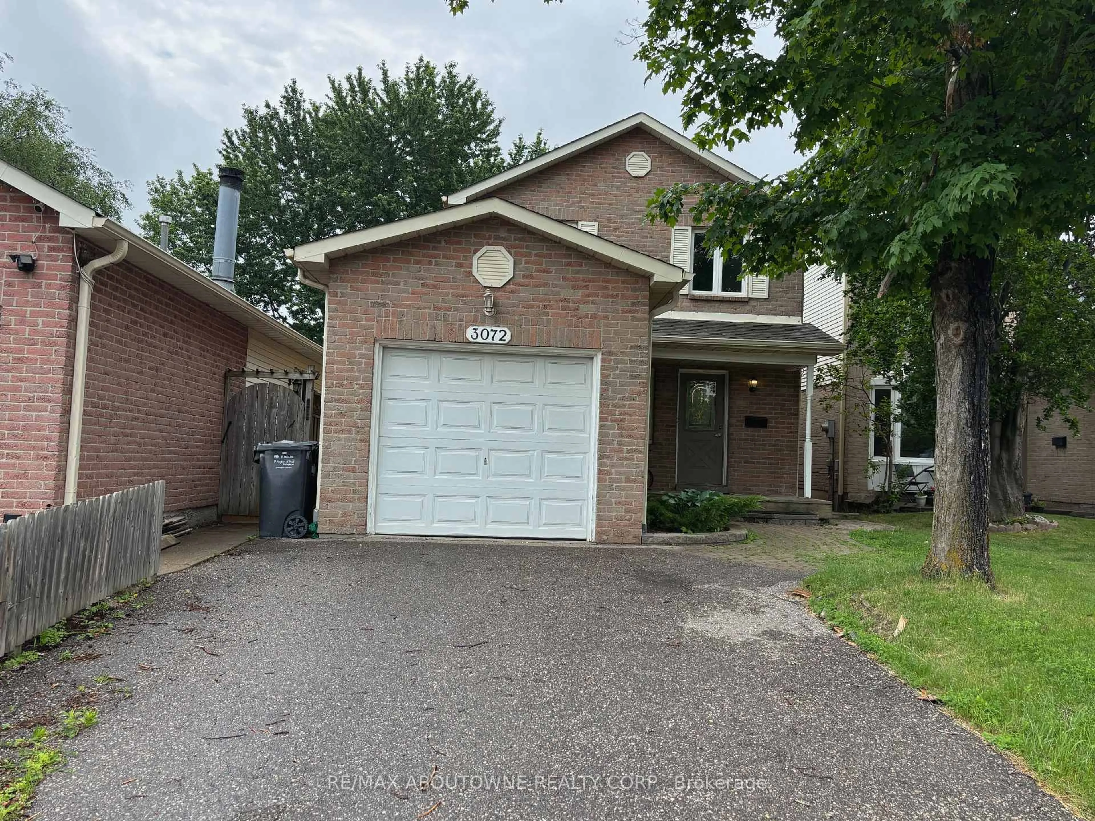 Home with brick exterior material, street for 3072 Patrick Cres, Mississauga Ontario L5N 3G5