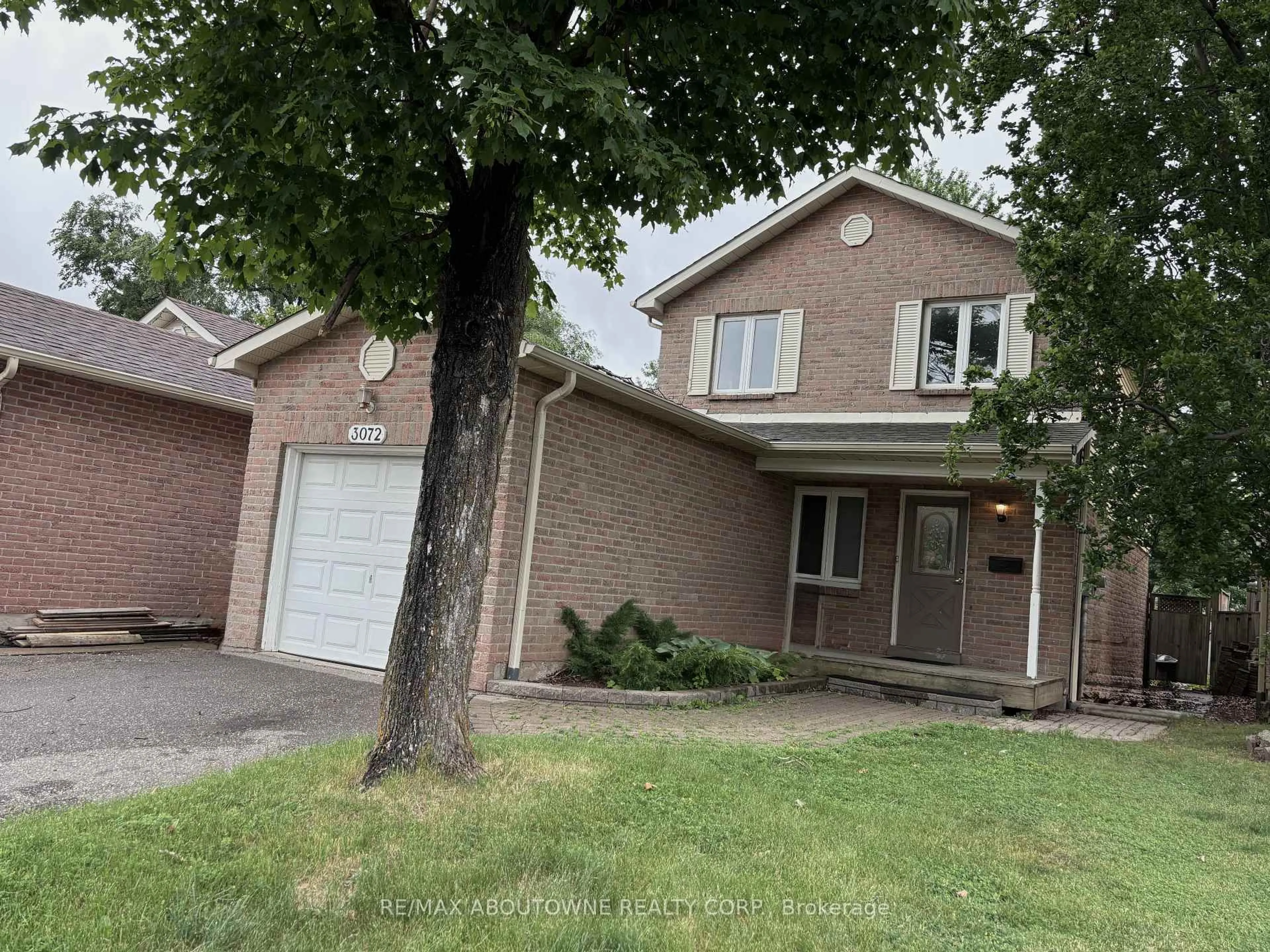 Home with brick exterior material, street for 3072 Patrick Cres, Mississauga Ontario L5N 3G5