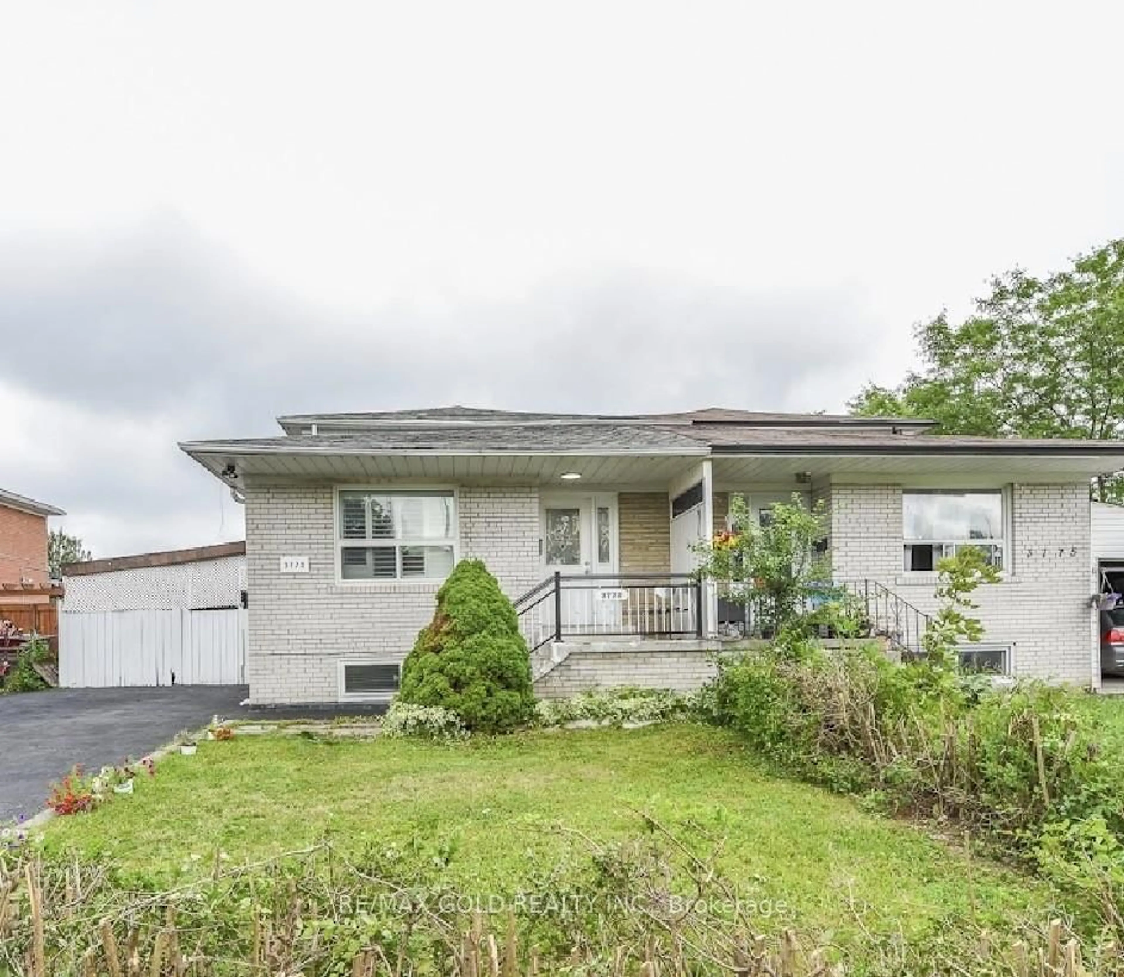 Home with vinyl exterior material, street for 3773 Darla Dr, Mississauga Ontario L4T 2E1