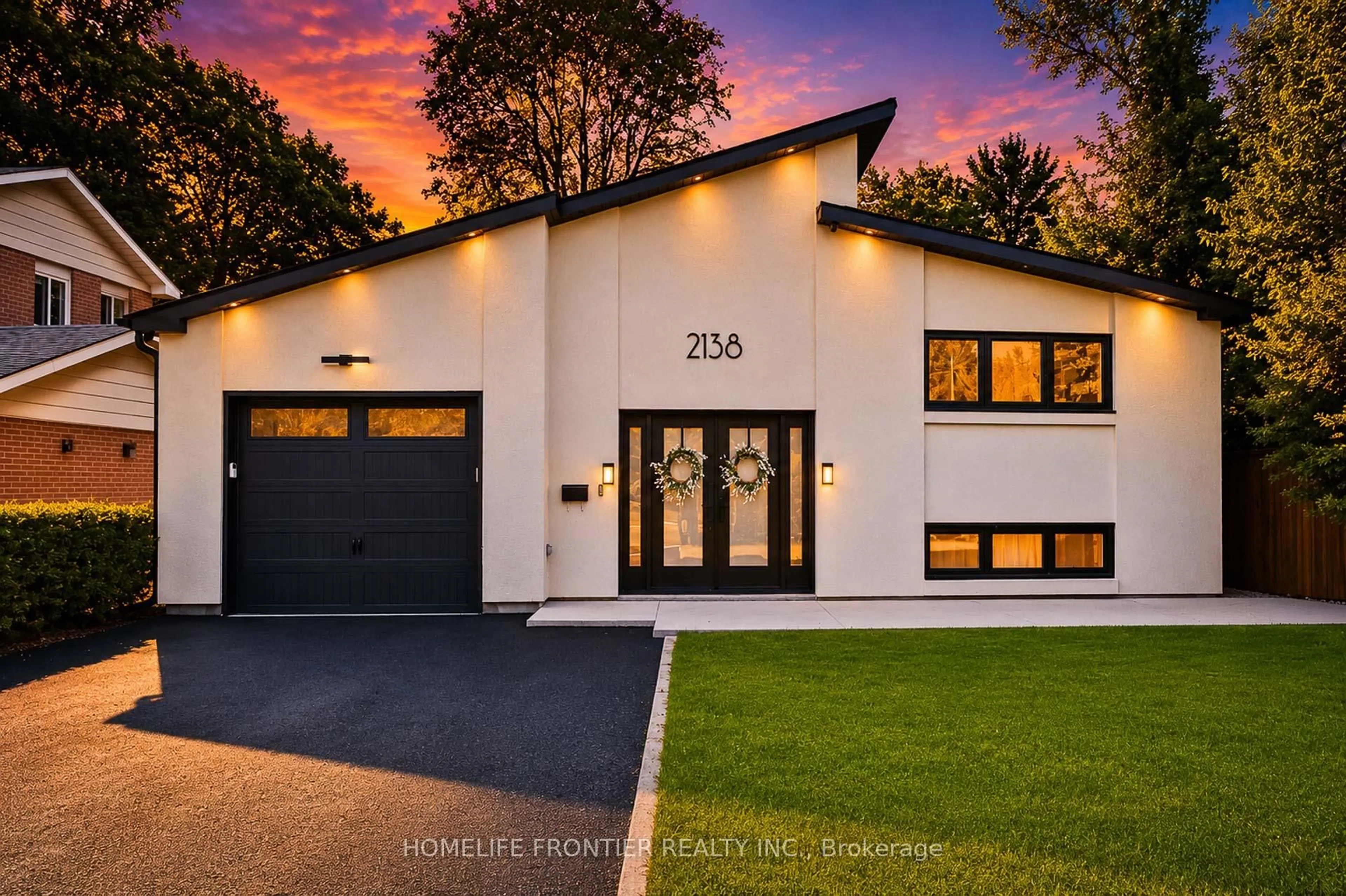 Home with brick exterior material, street for 2138 Truscott Dr, Mississauga Ontario L5J 2A6