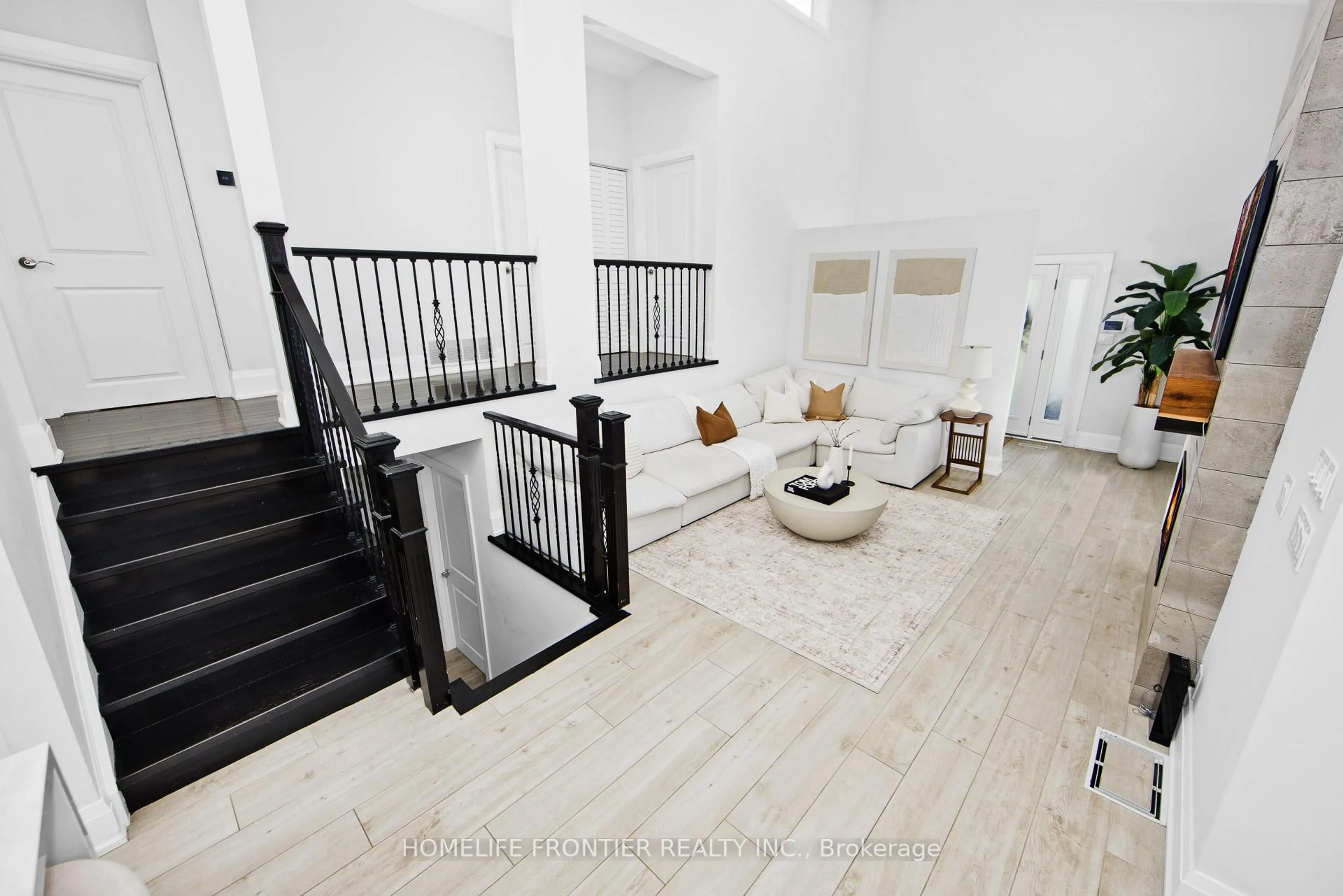 Unknown for 2138 Truscott Dr, Mississauga Ontario L5J 2A6