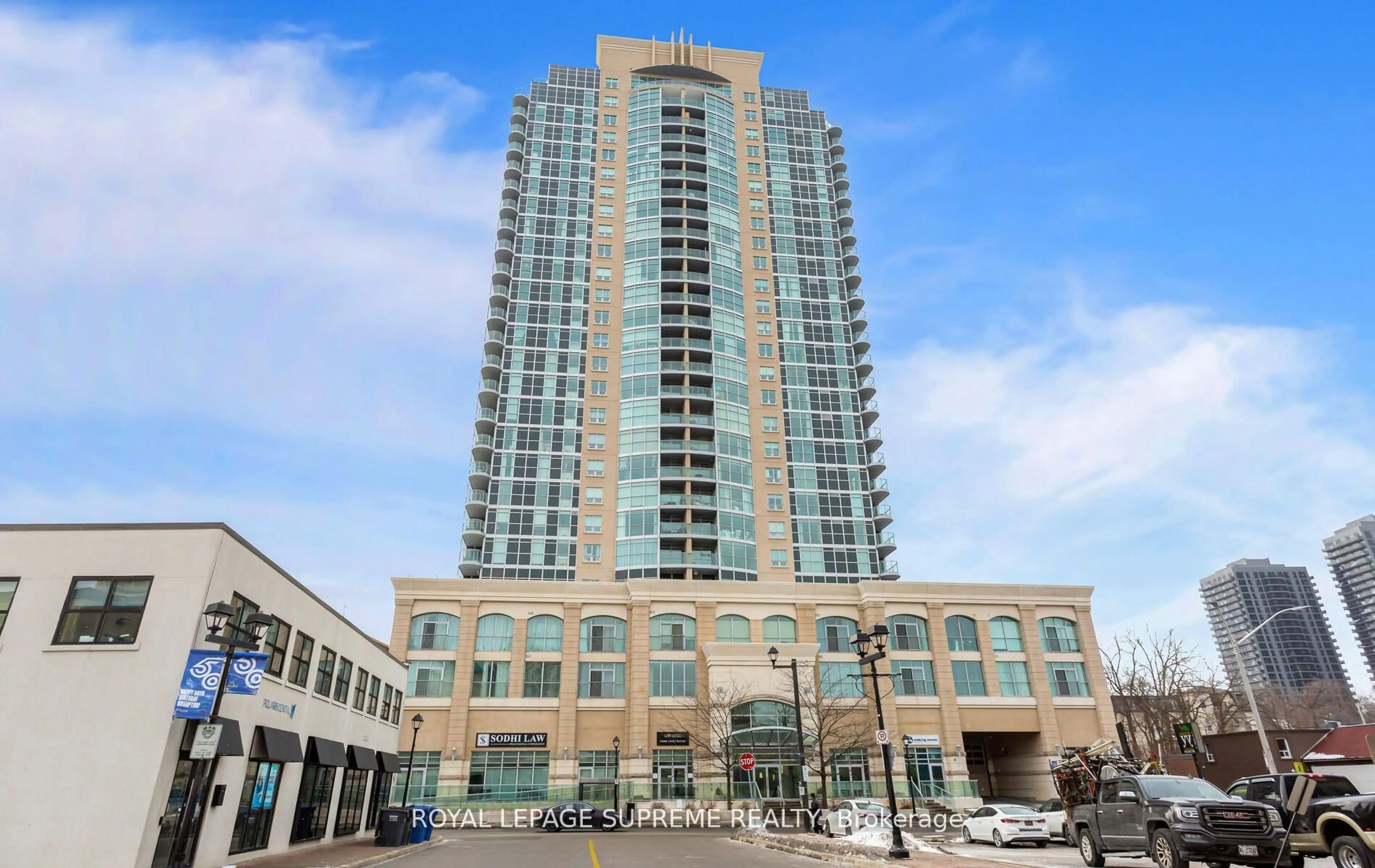 Indoor foyer for 9 George St #1606, Brampton Ontario L6X 0T6