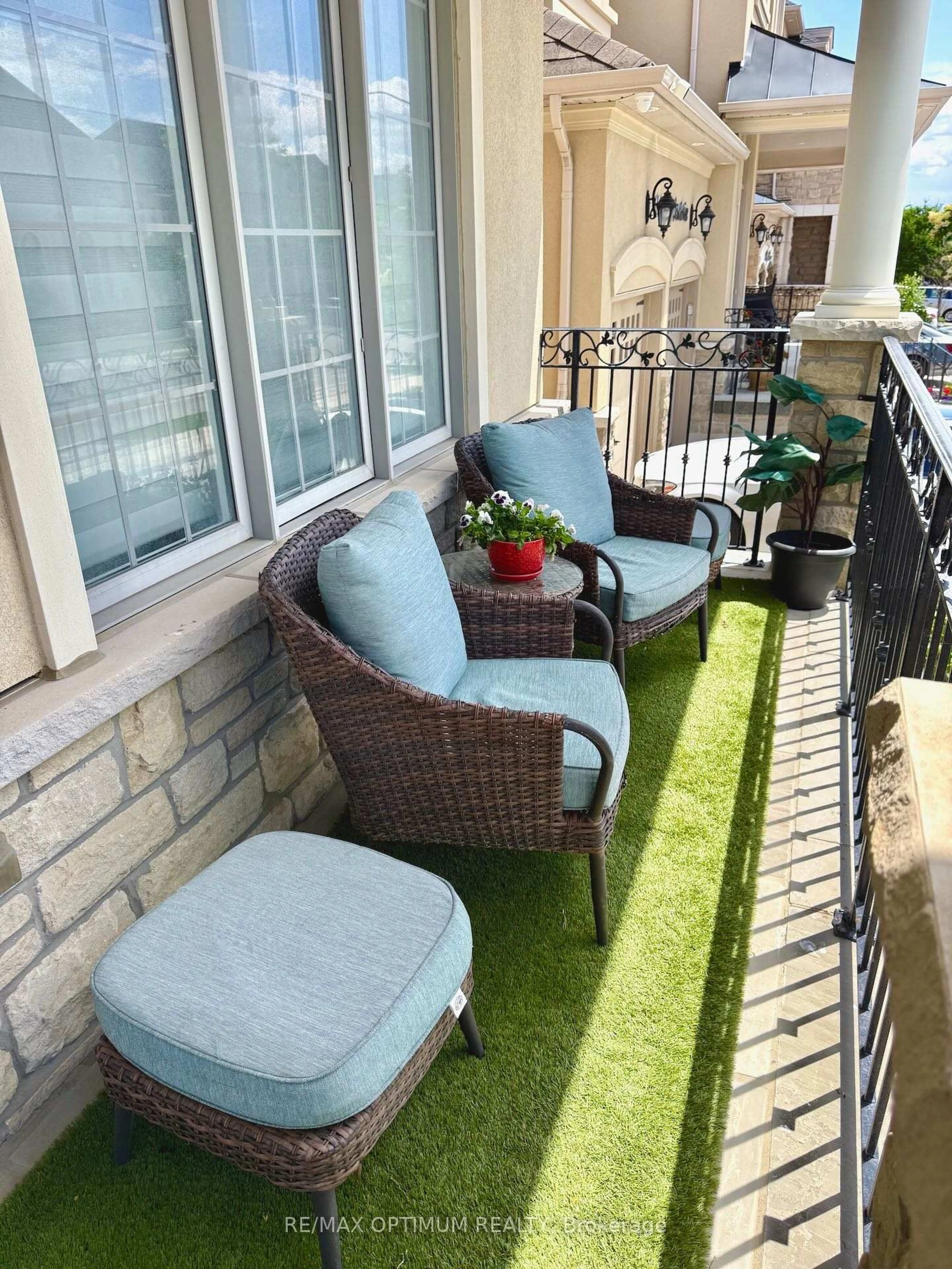 Balcony in the apartment, street for 47 Royal West Dr, Brampton Ontario L6X 0Z8