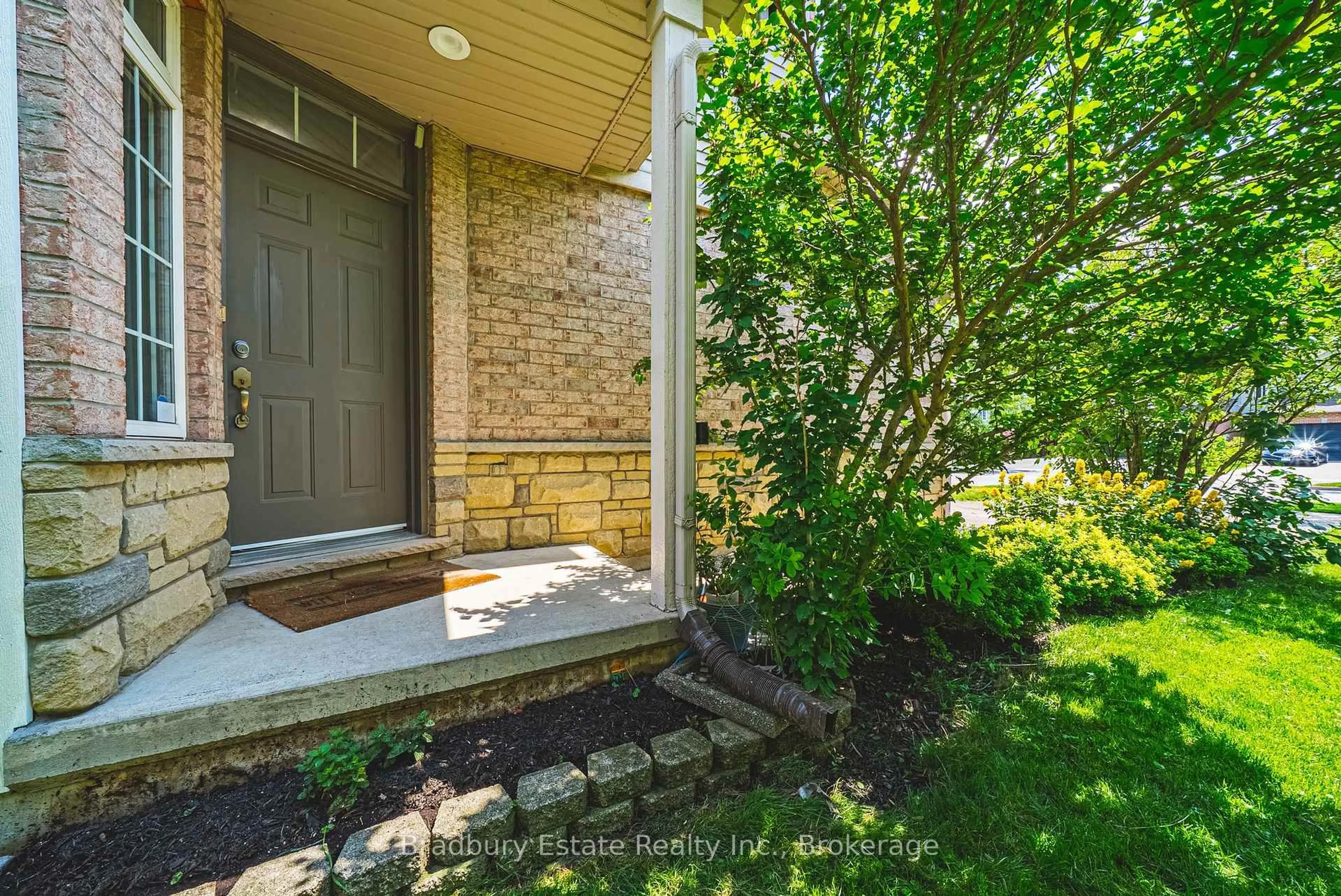 Unknown for 1401 Treeland St, Burlington Ontario L7R 4S1