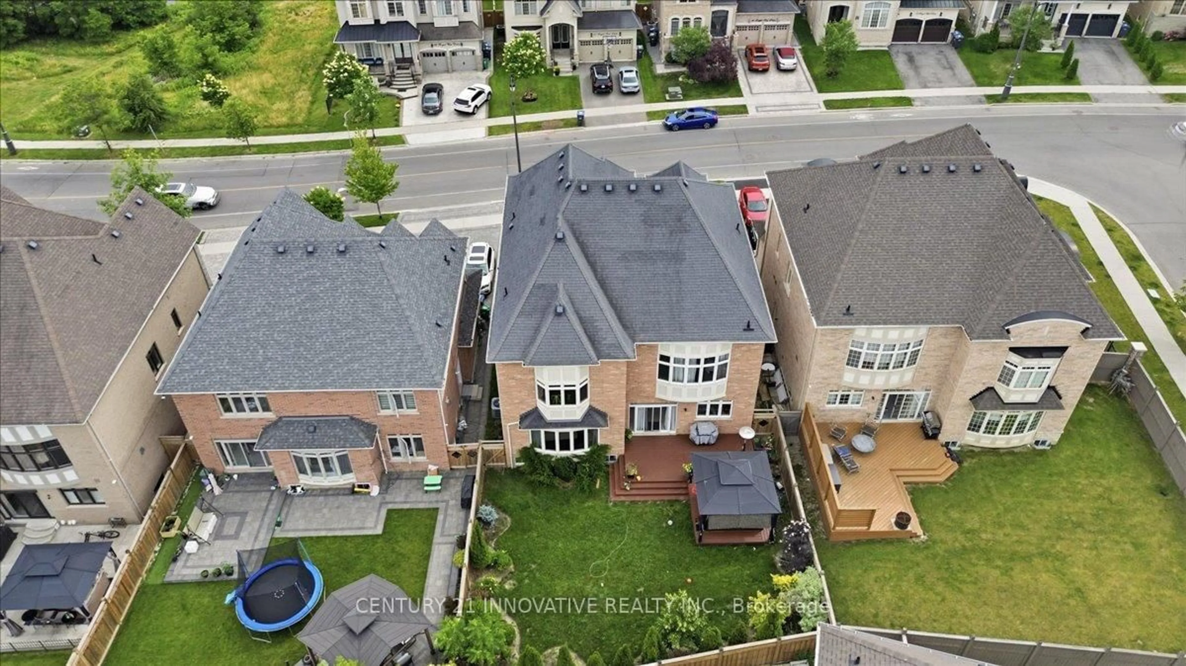 A pic from outside/outdoor area/front of a property/back of a property/a pic from drone, city buildings view from balcony for 13 Royal West Dr, Brampton Ontario L6X 0Z8