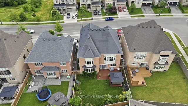13 Royal West Dr, Brampton 2