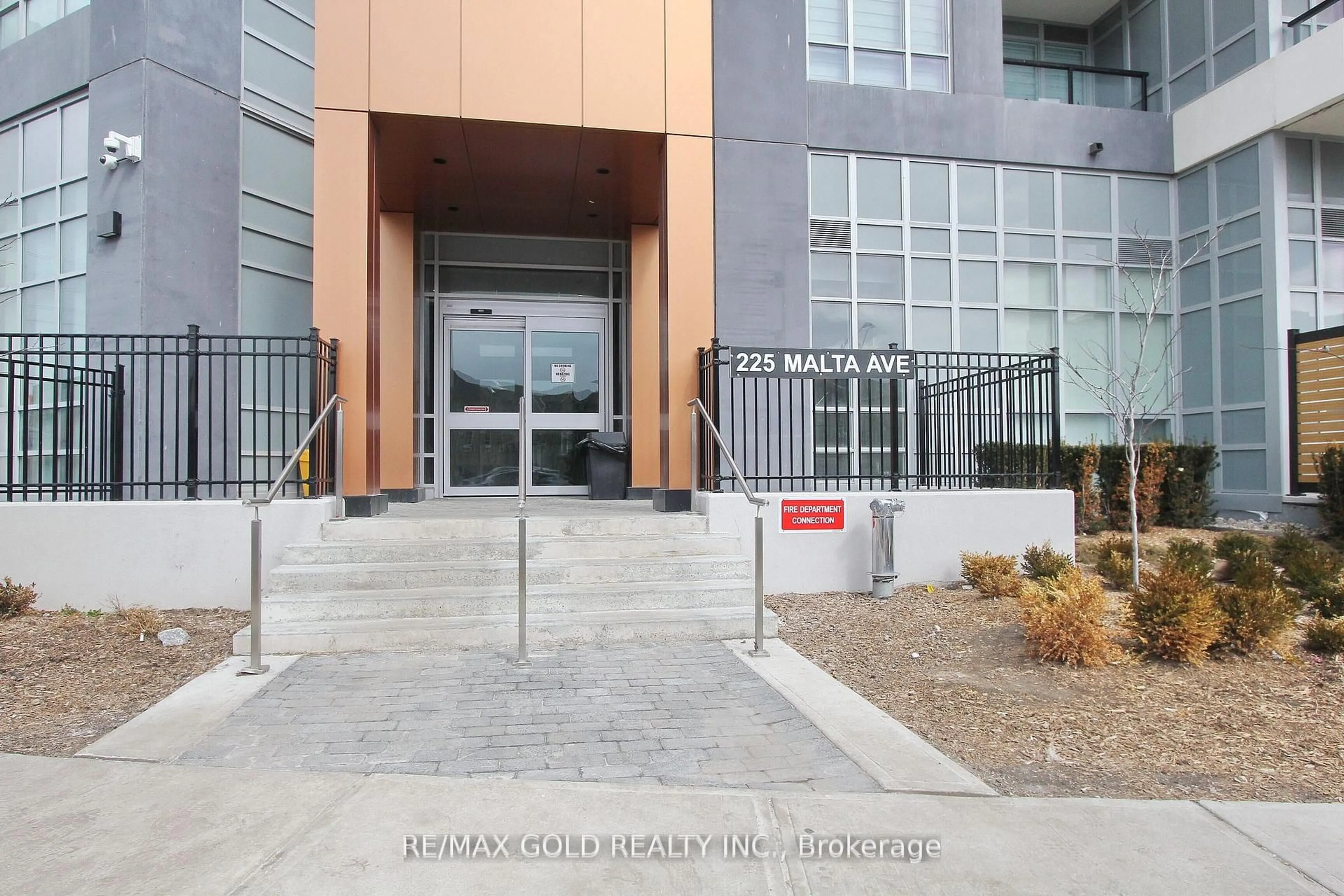 Indoor foyer for 225 Malta Ave #1401, Brampton Ontario L6Y 0B5