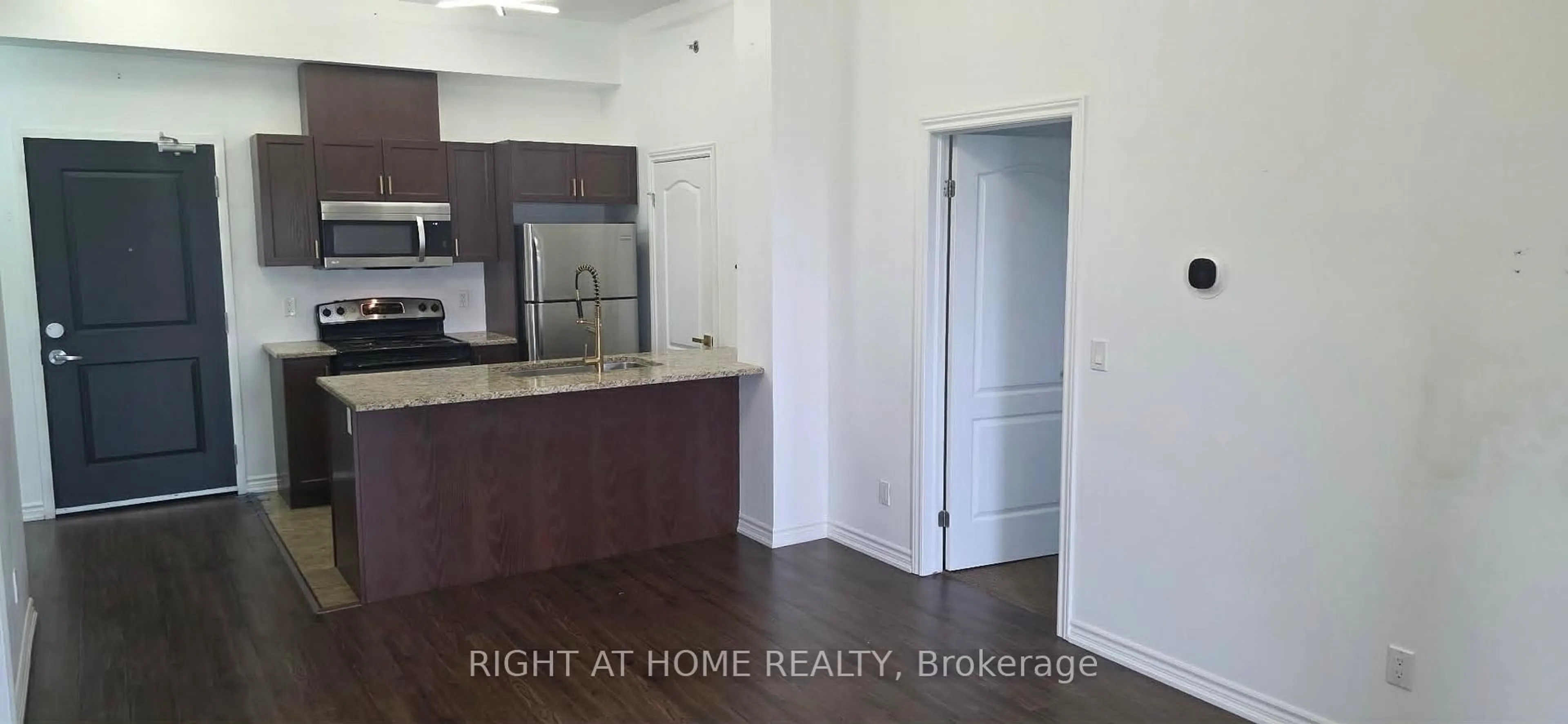 A pic of a room for 1360 Costigan Rd #404, Milton Ontario L9T 0Y8