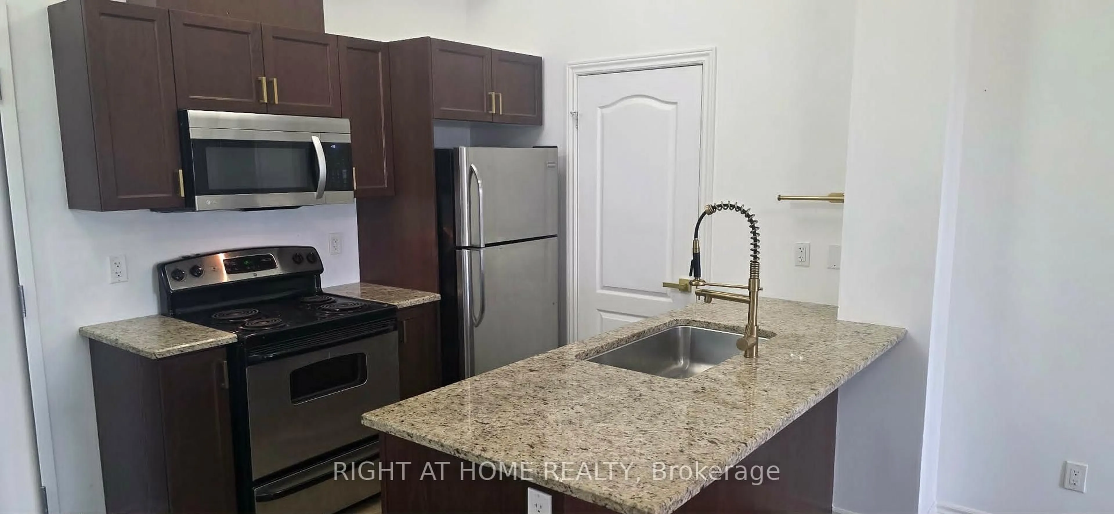 Standard kitchen, floor is not visible for 1360 Costigan Rd #404, Milton Ontario L9T 0Y8