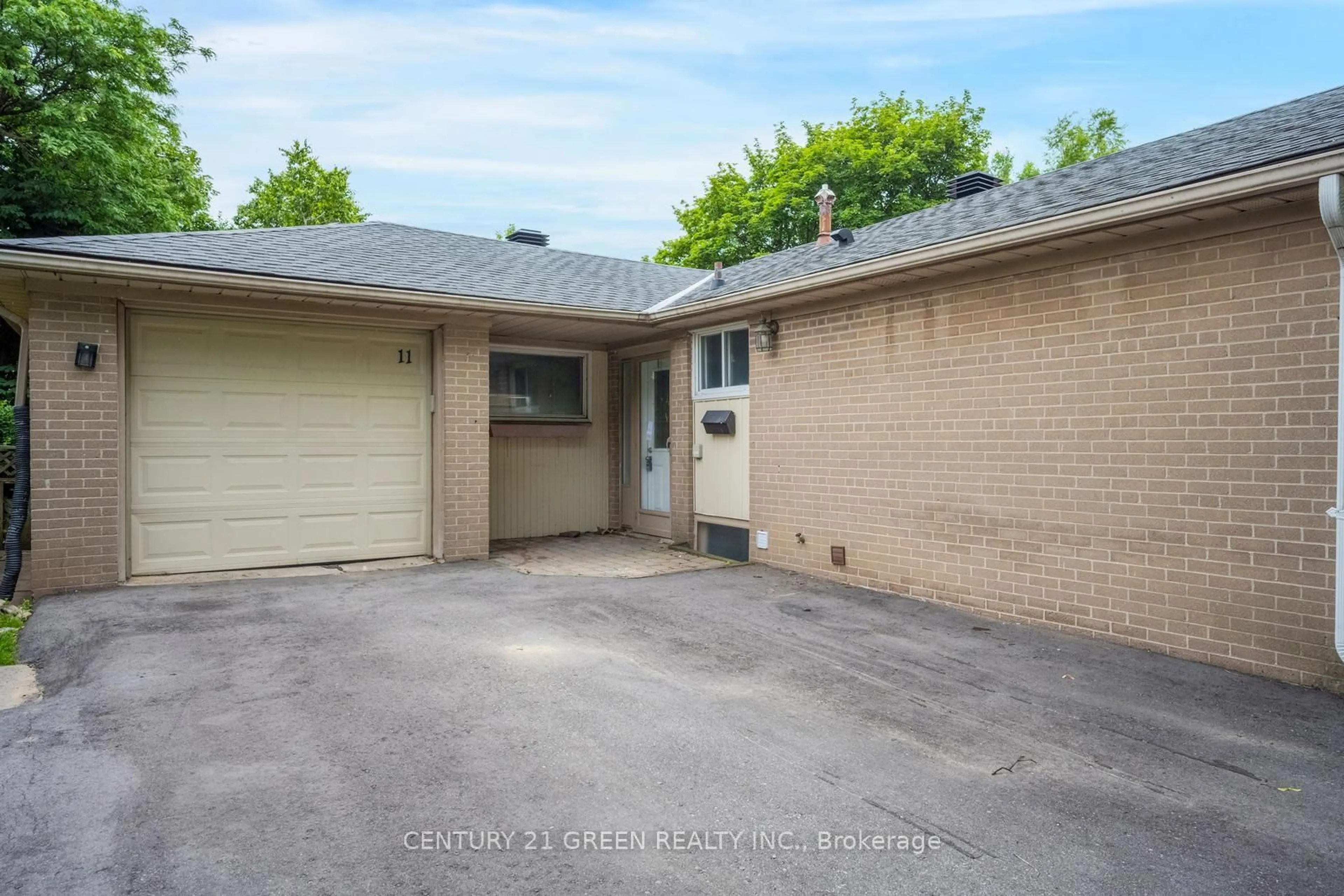 Unknown for 11 Burgby Ave, Brampton Ontario L6X 2G7