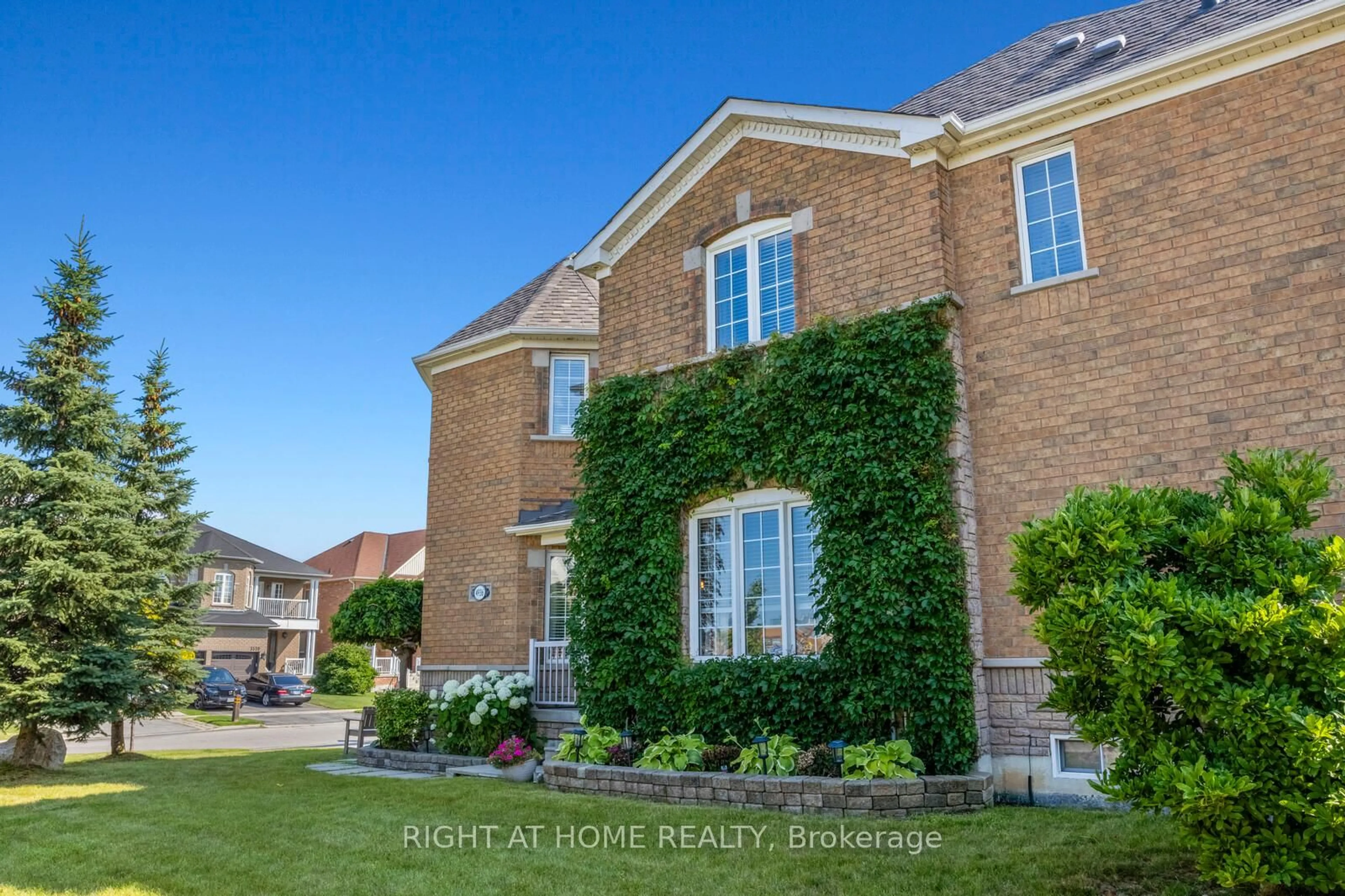 Home with brick exterior material, street for 4936 Sebastian Dr, Mississauga Ontario L5M 7N8