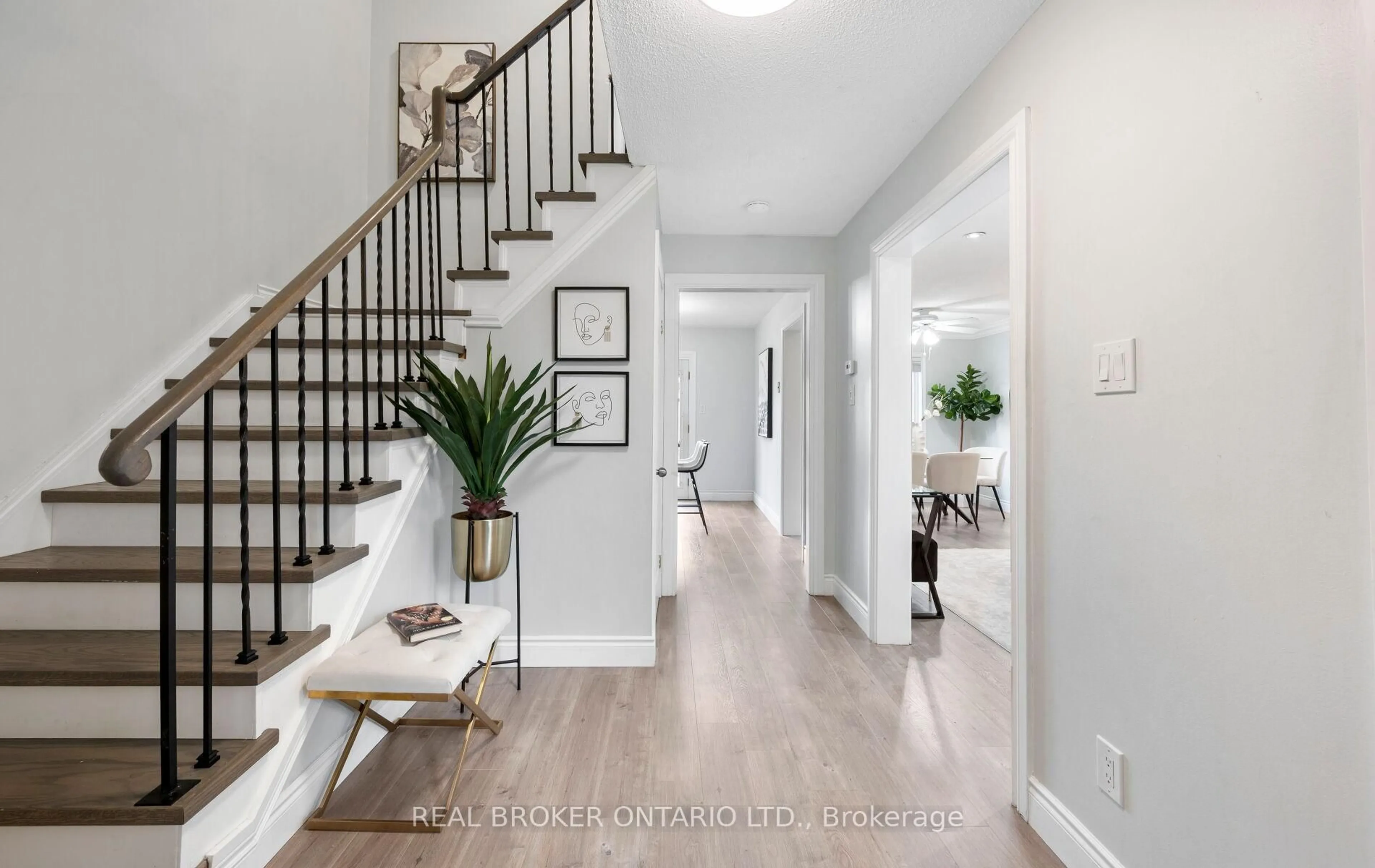Indoor entryway for 52 Vivaldi Cres, Brampton Ontario L6Y 2S2
