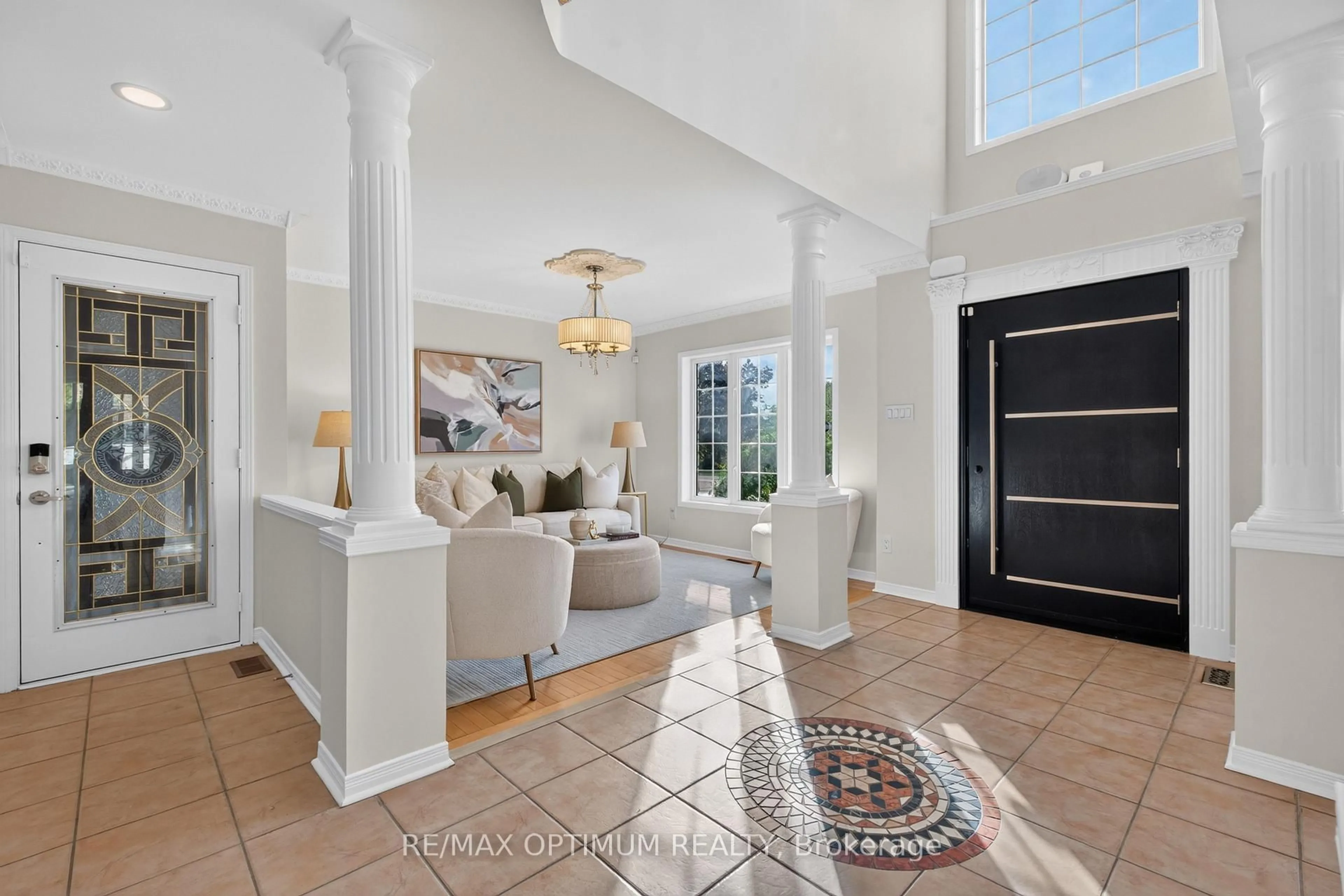 Indoor entryway for 840 Brass Winds Pl, Mississauga Ontario L5W 1T3