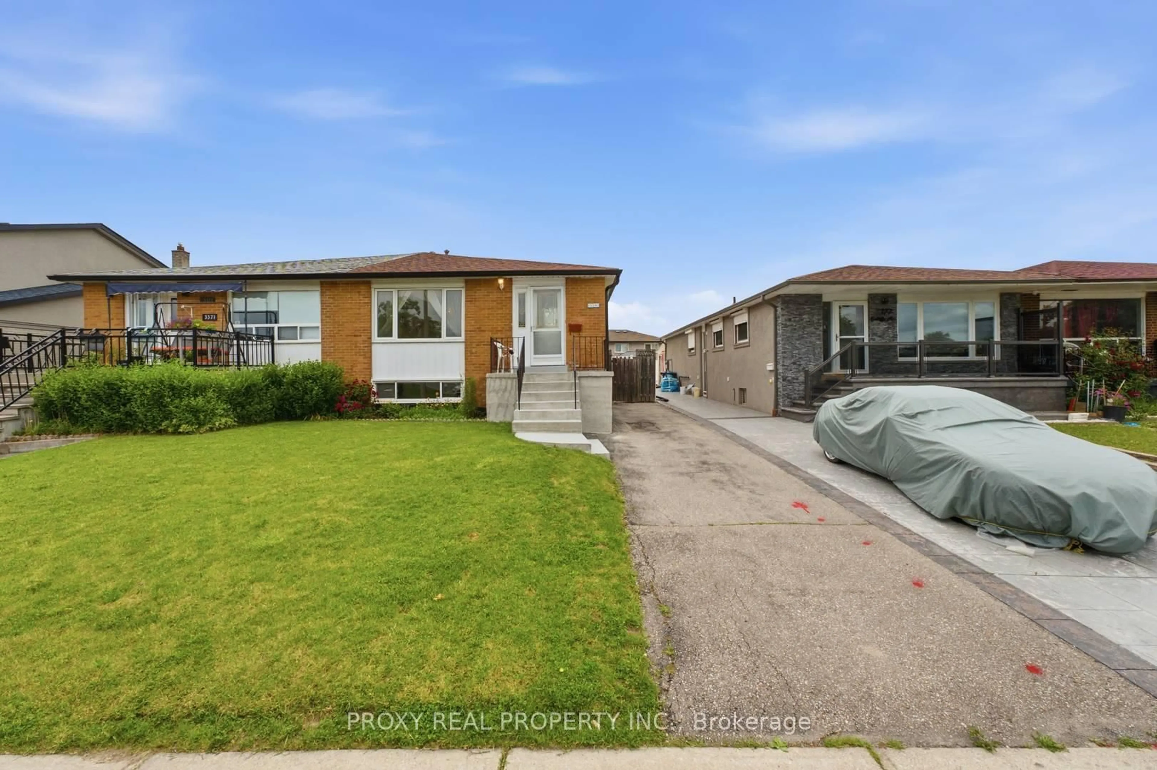 A pic from outside/outdoor area/front of a property/back of a property/a pic from drone, street for 3373 Jolliffe Ave, Mississauga Ontario L4T 1V6