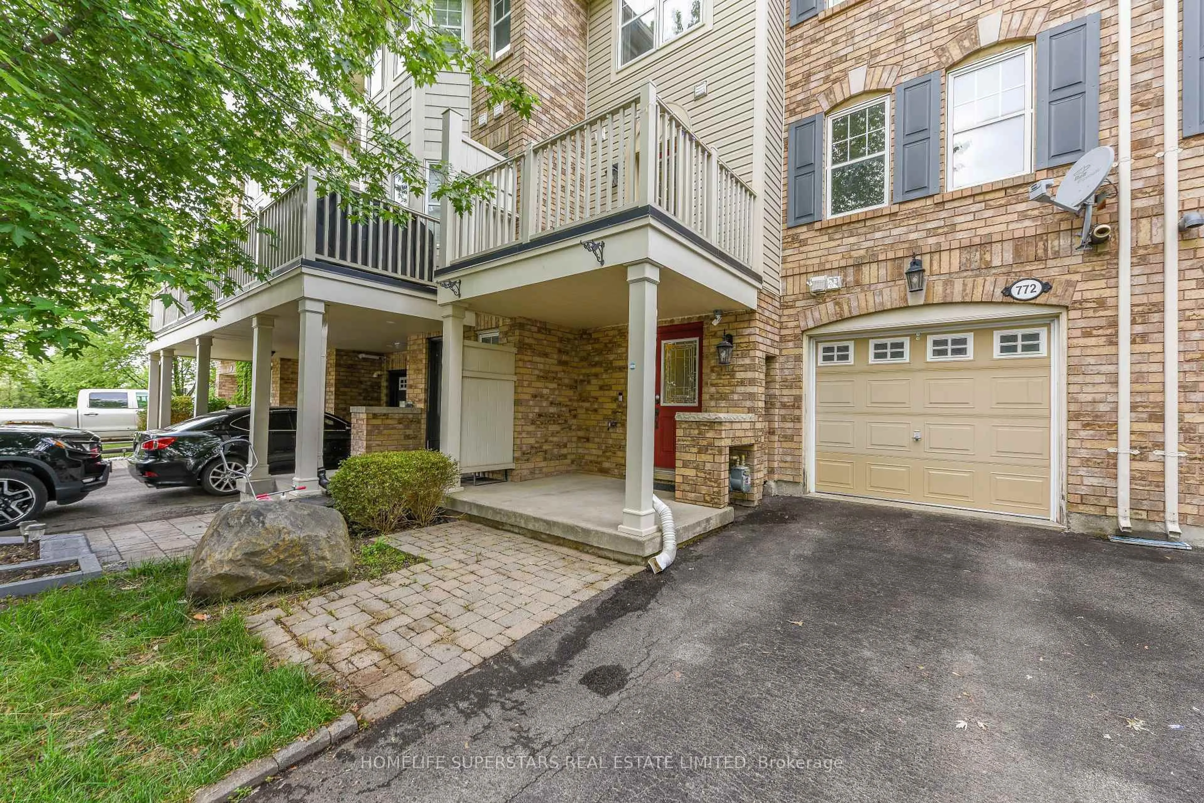 Patio, street for 772 Shortreed Cres, Milton Ontario L9T 0E8