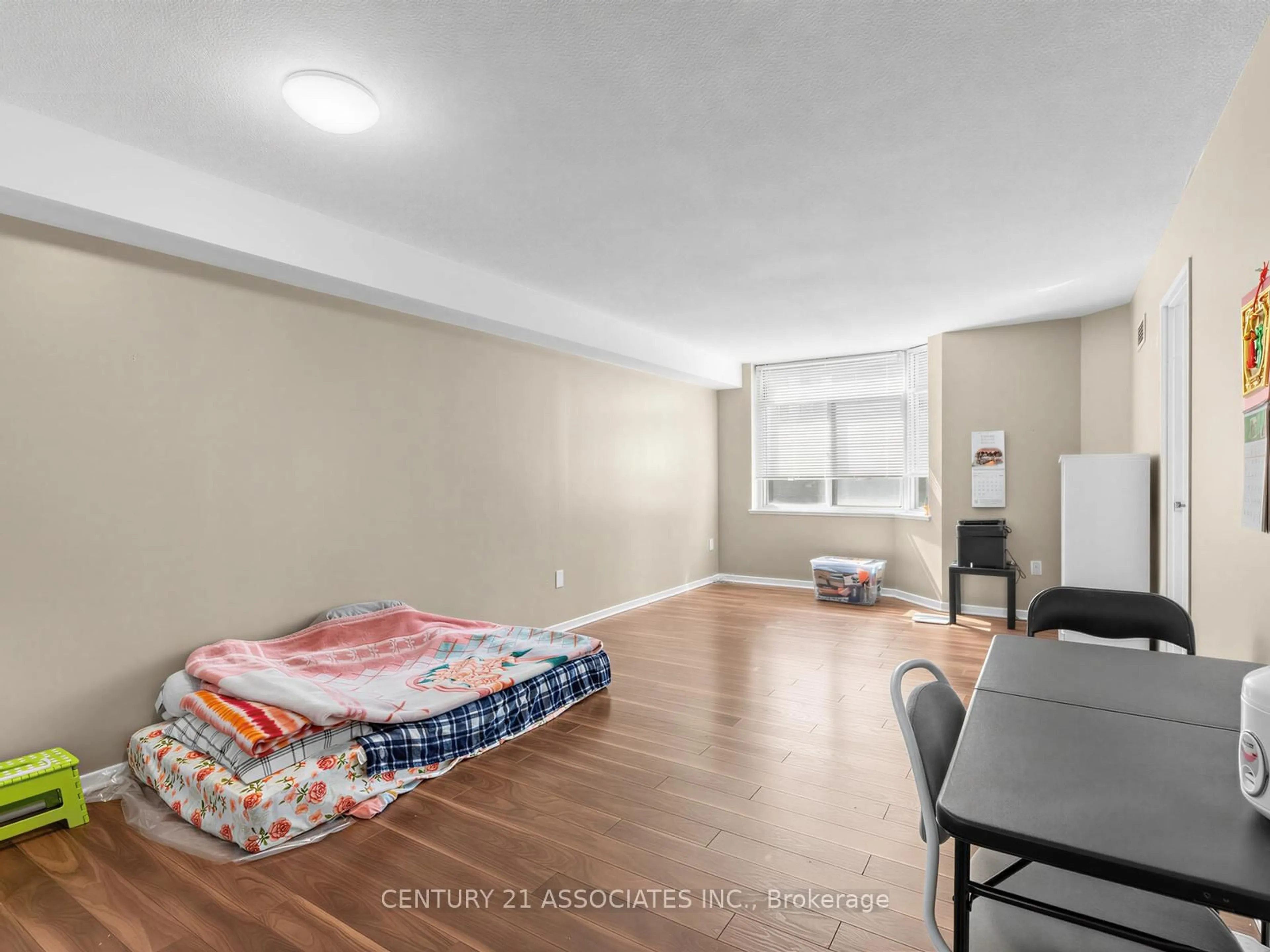 A pic of a room for 300 webb Dr #204, Mississauga Ontario L5B 3W3