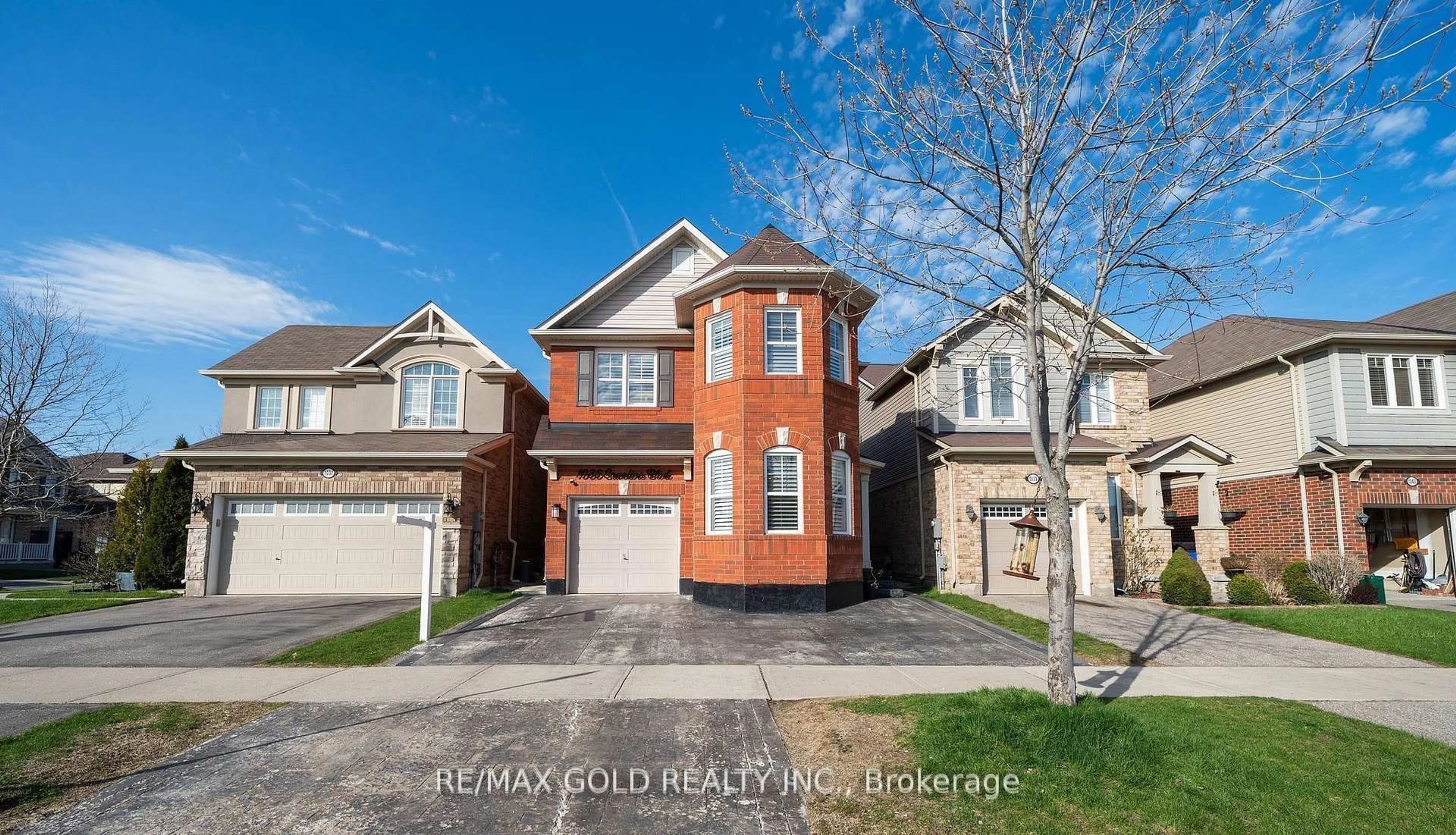 Home with brick exterior material, street for 1035 SAVOLINE Blvd, Milton Ontario L9T 8P2