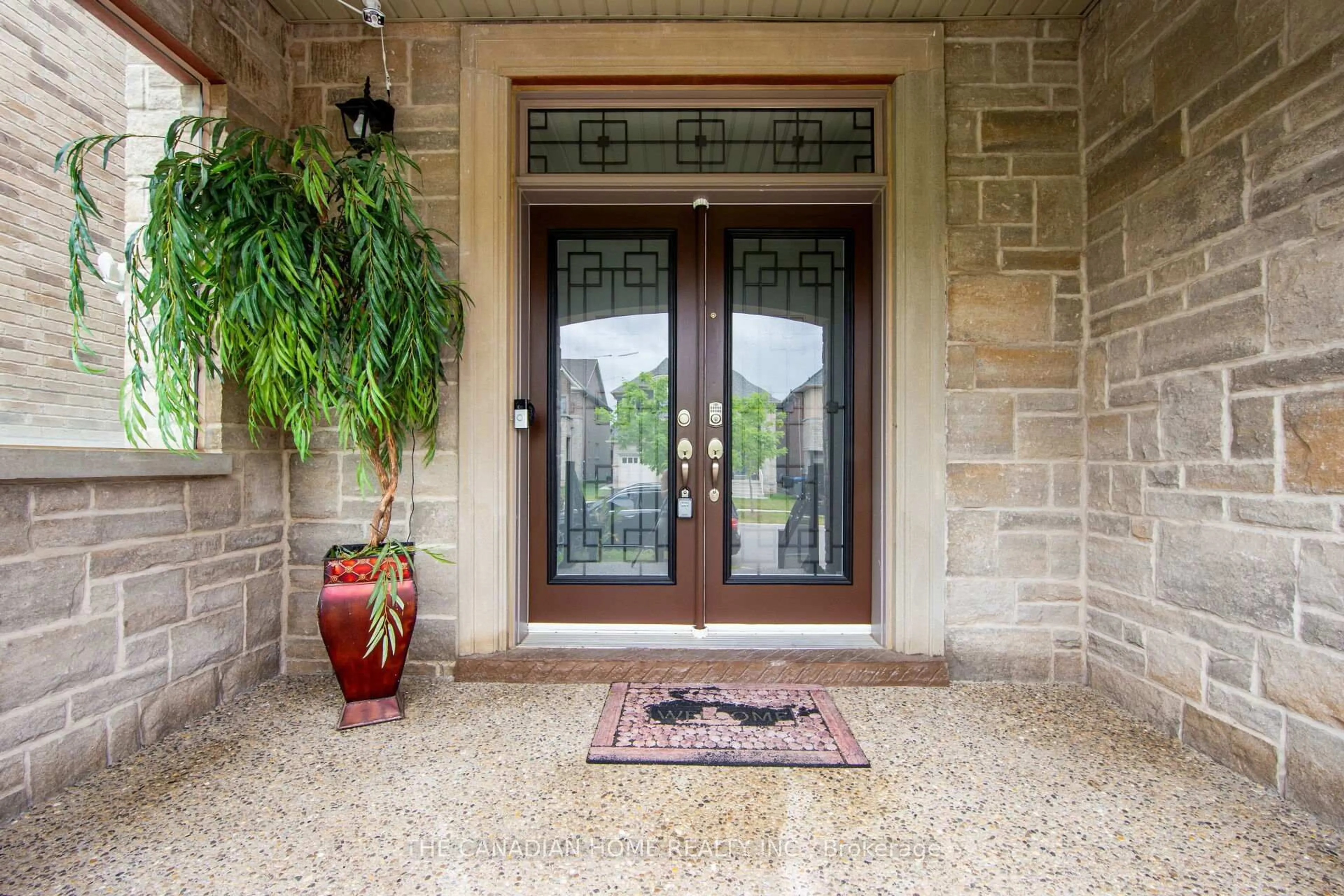 Indoor entryway for 21 Rolling Rock Way, Brampton Ontario L6Y 6H3