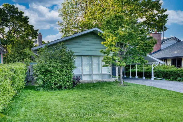 10 Kennebec Cres, Toronto 3