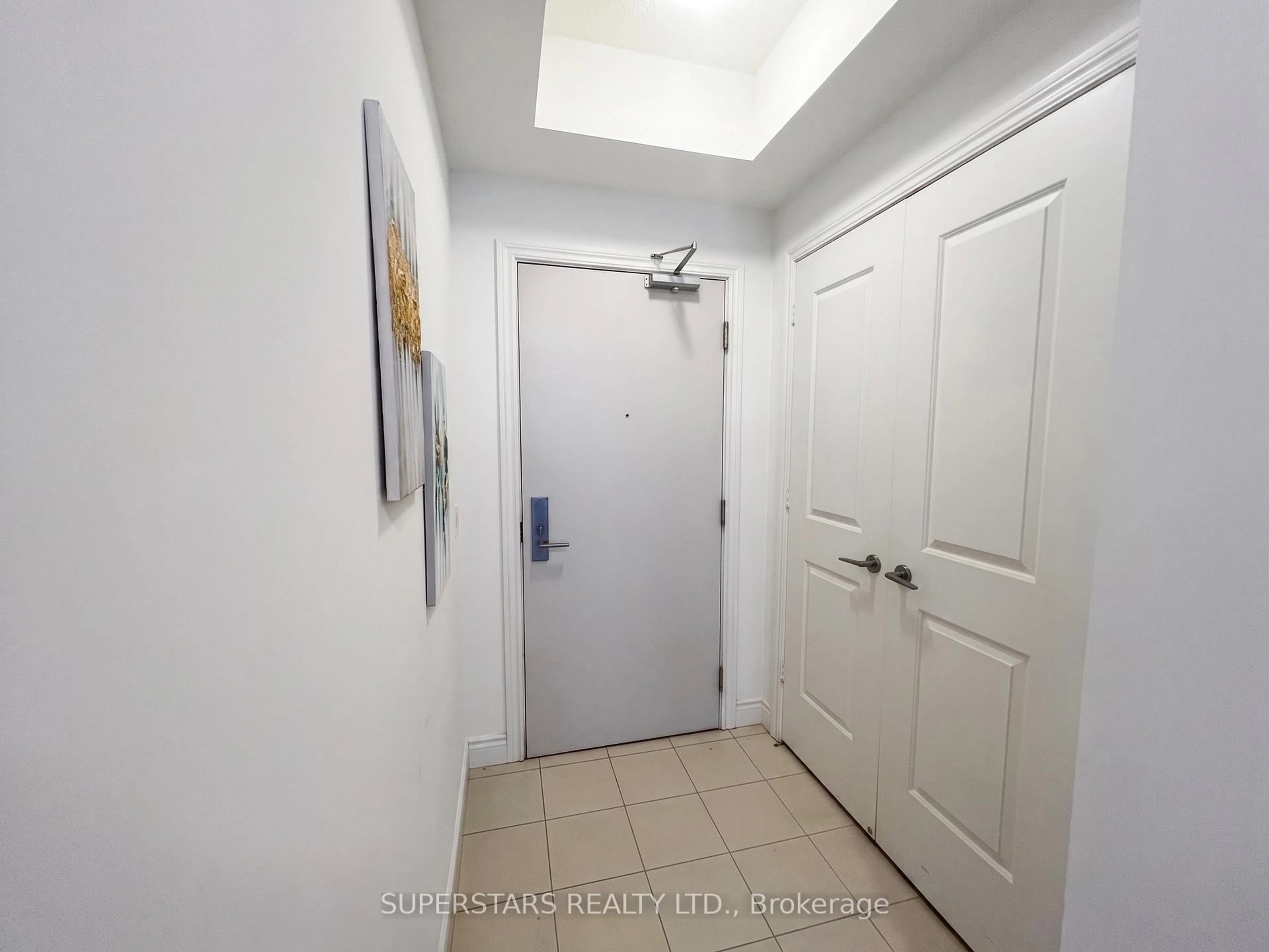 Indoor entryway for 80 Marine Parade Dr #2302, Toronto Ontario M8V 4B4