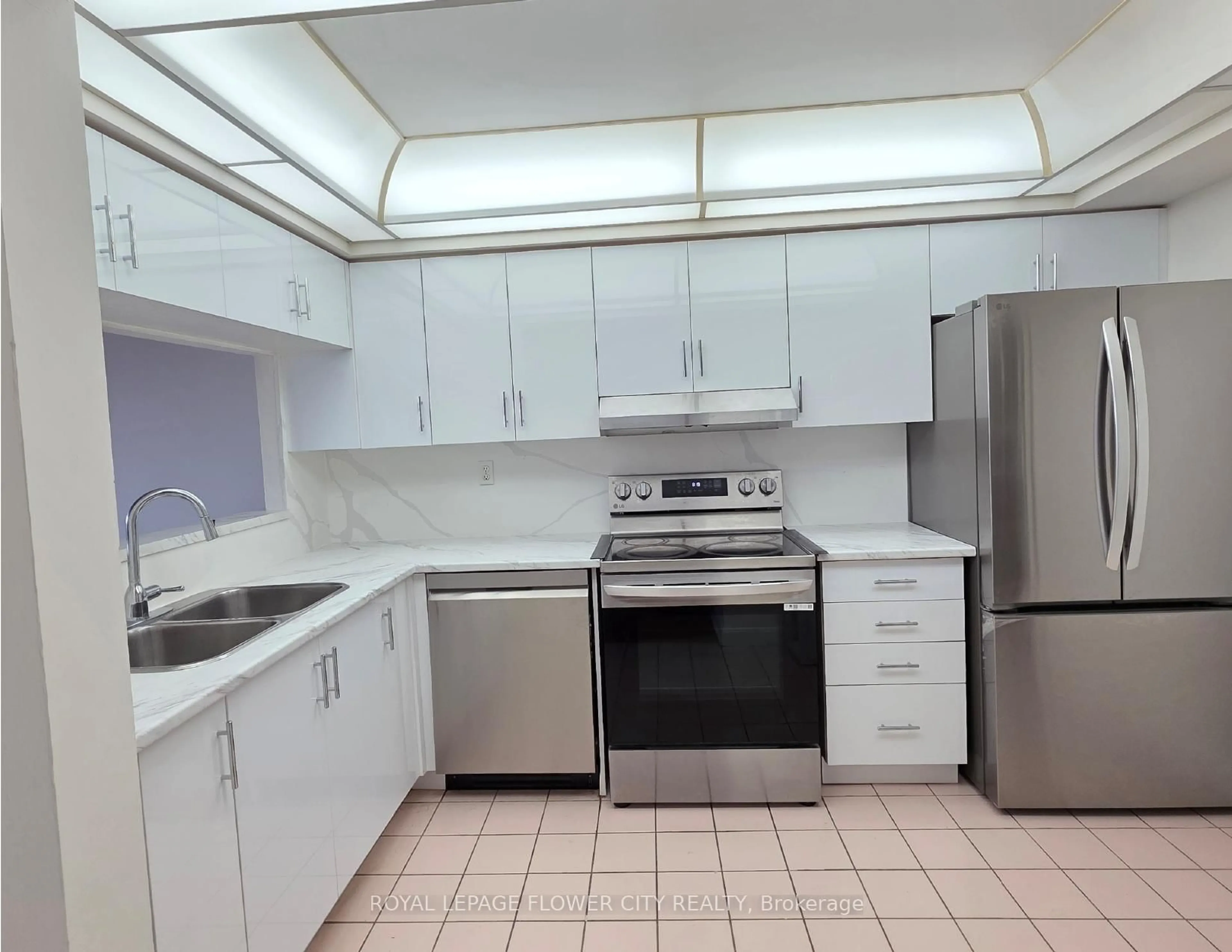 Standard kitchen, unknown for 24 Hanover Rd #1408, Brampton Ontario L6S 5K8