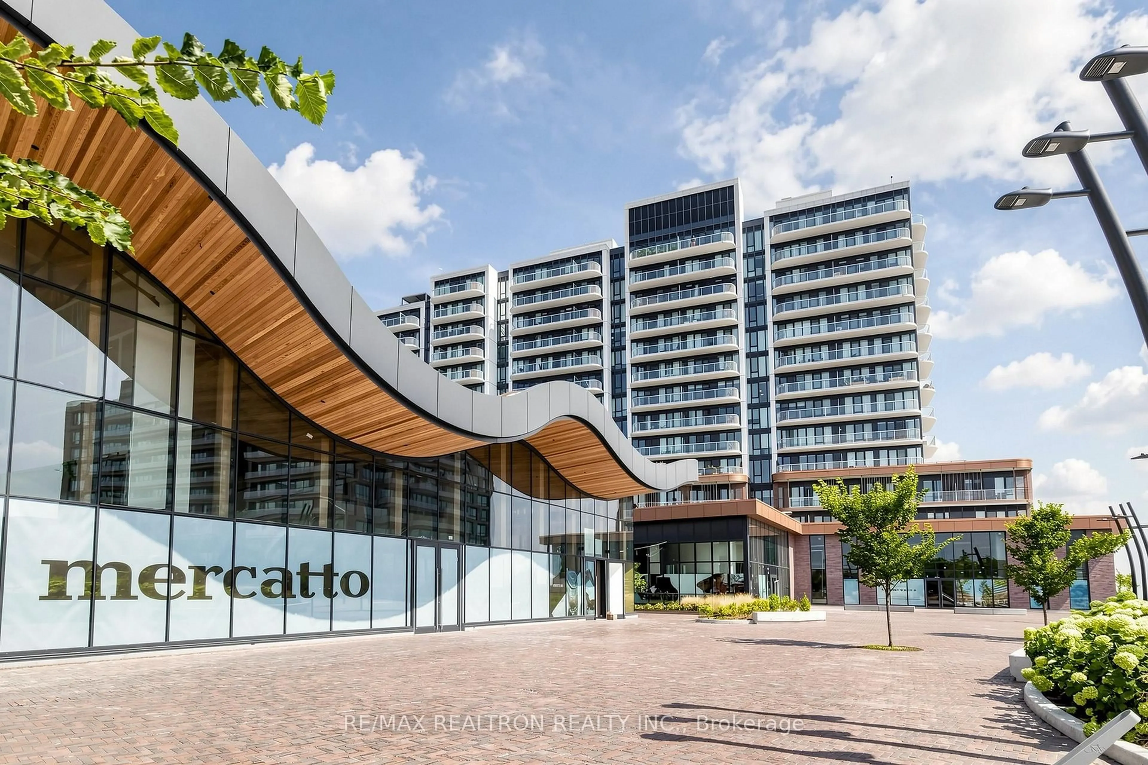 Patio, unknown for 220 Missinnihe Way #817, Mississauga Ontario L5H 0A9
