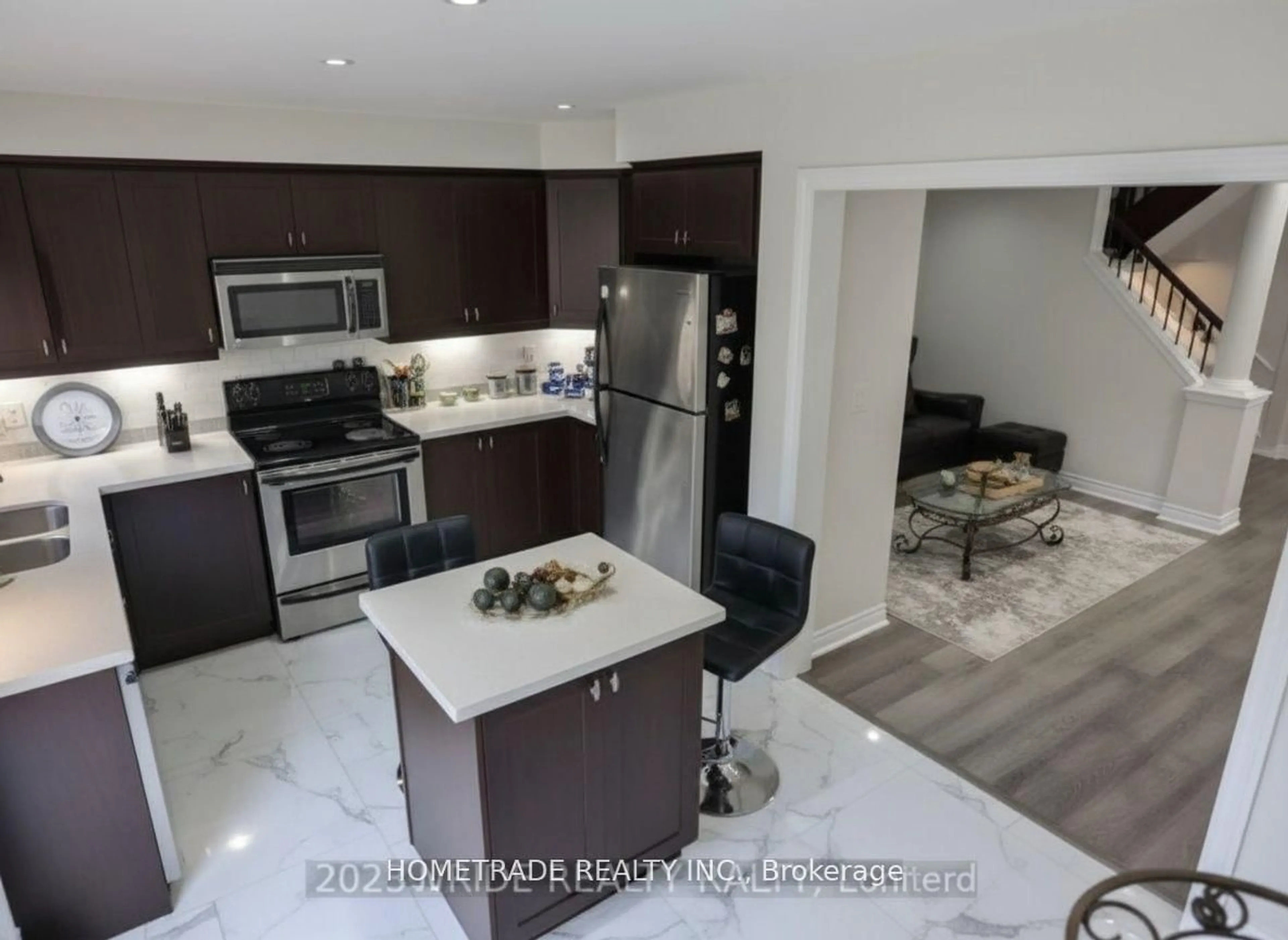 Open concept kitchen, ceramic/tile floor for 4861 Verdi St, Burlington Ontario L7M 0H4