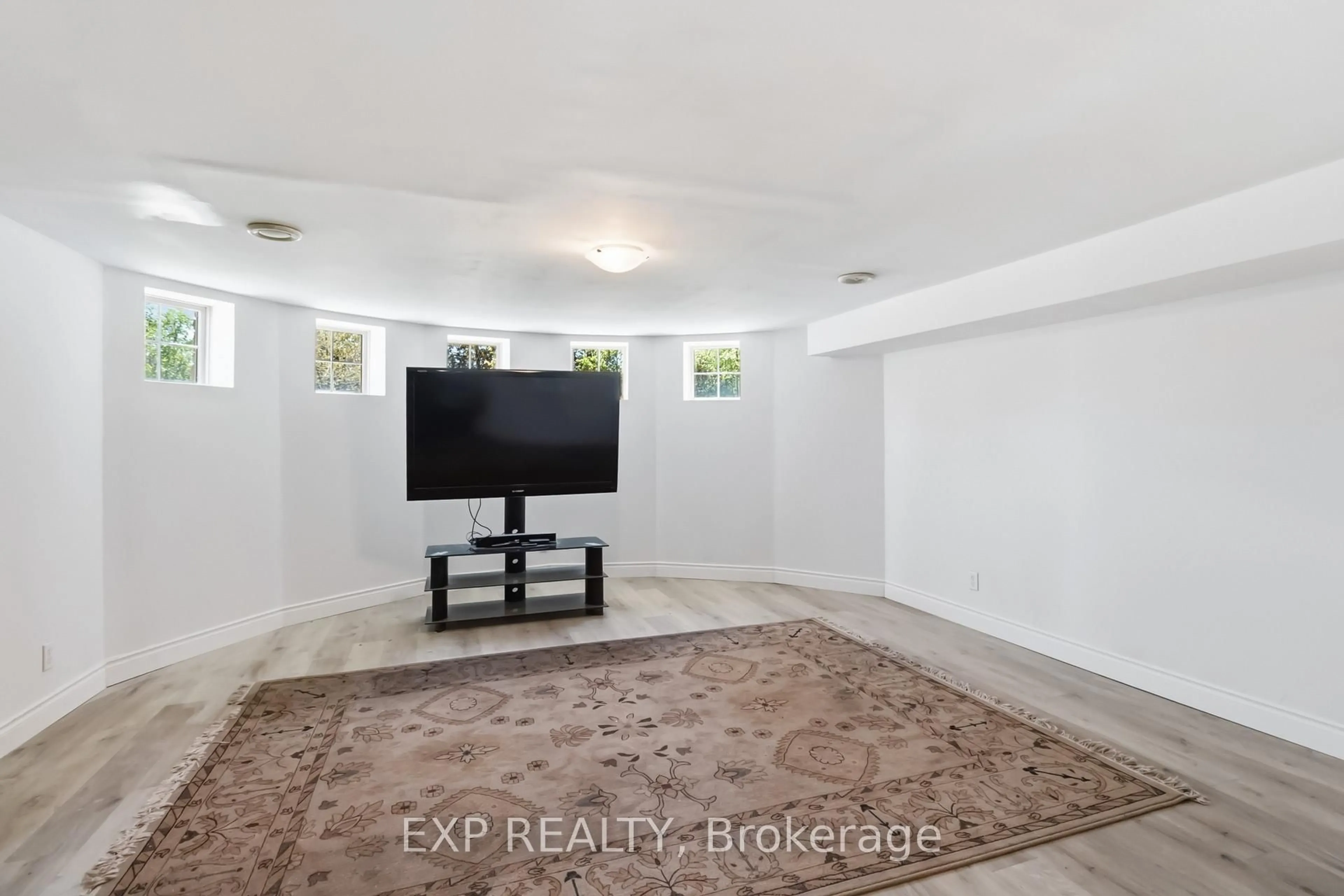 A pic of a room for 1401 Tamworth Crt, Burlington Ontario L7P 4V3