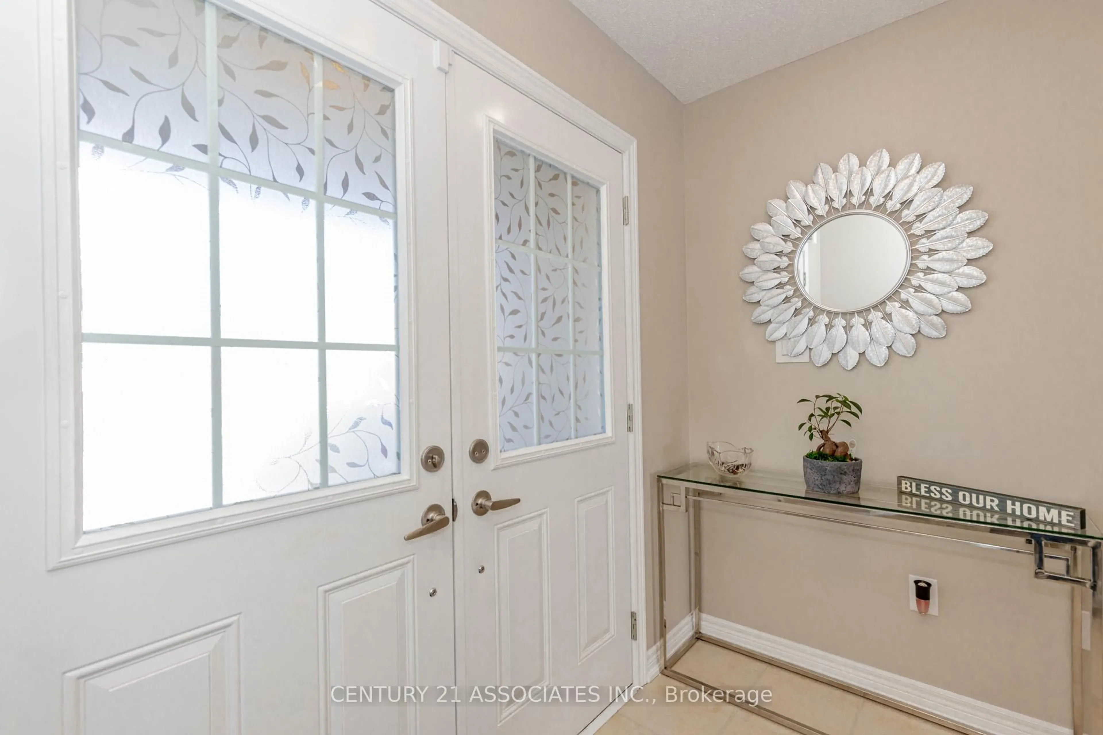 Indoor entryway for 4622 Keystone Cres, Burlington Ontario L7M 0L9