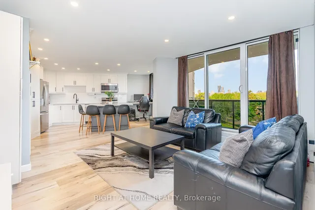 530 Lolita Gdns #505, Mississauga 5