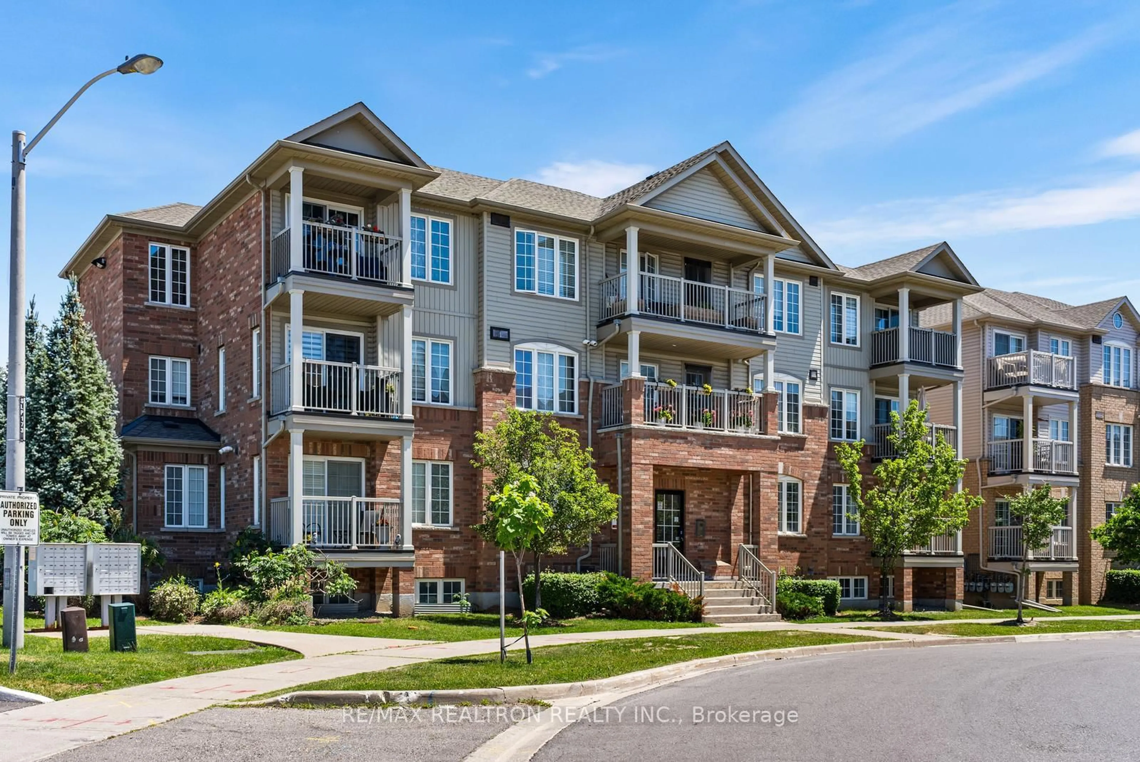 Unknown for 161 Isaac Devins Blvd #5, Toronto Ontario M9M 0C5