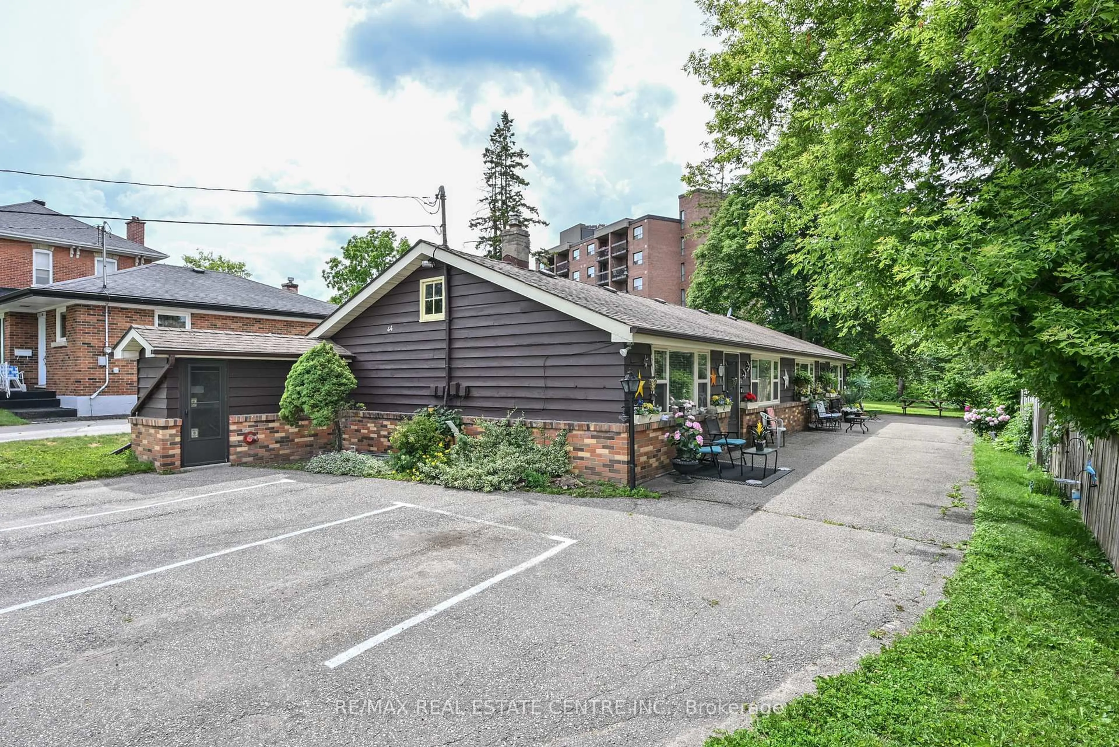 Unknown for 44 Church St, Orangeville Ontario L9W 1N8