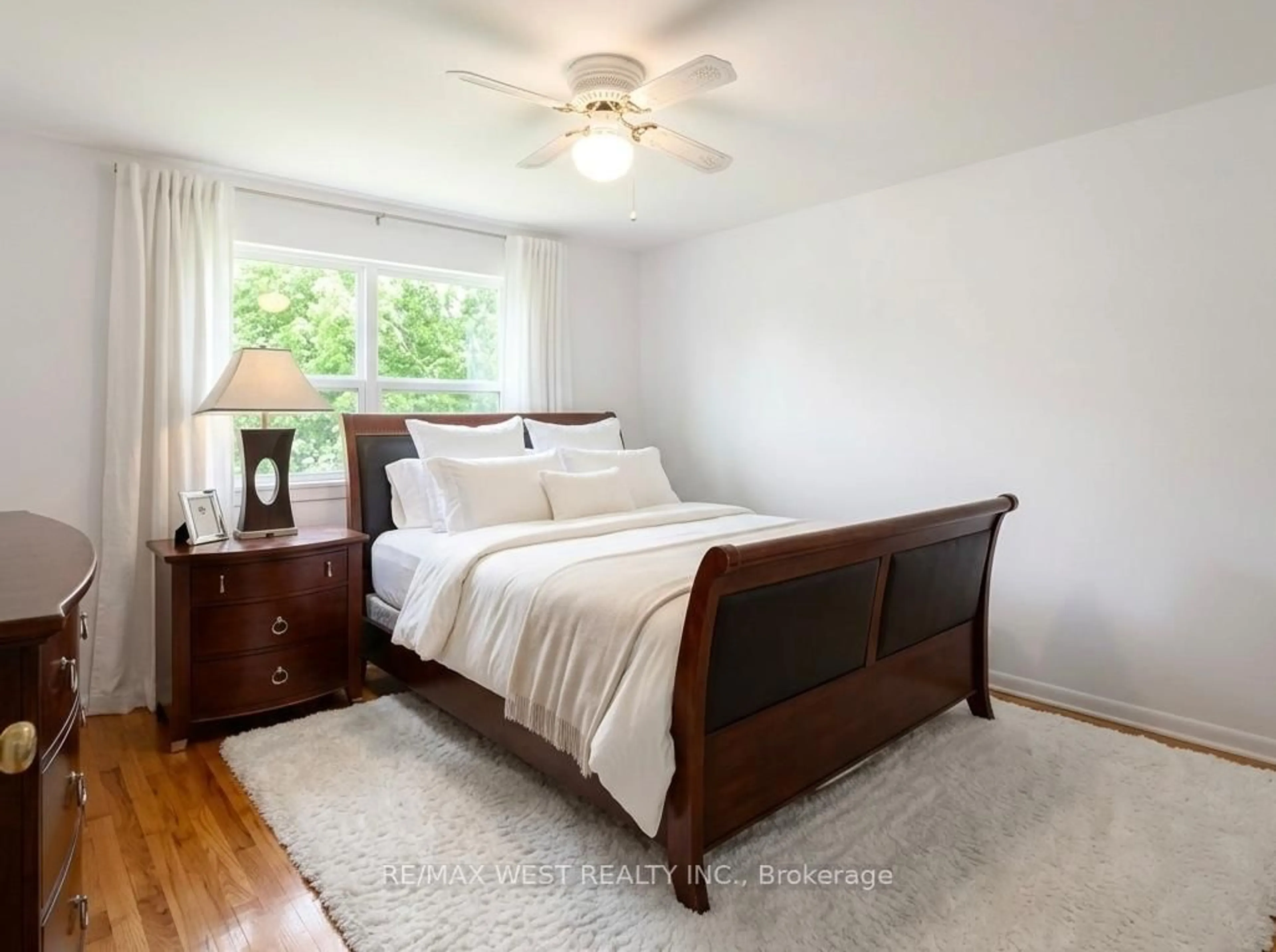 Bedroom with bed, unknown for 19 Gosford Blvd #3, Toronto Ontario M3N 2G7