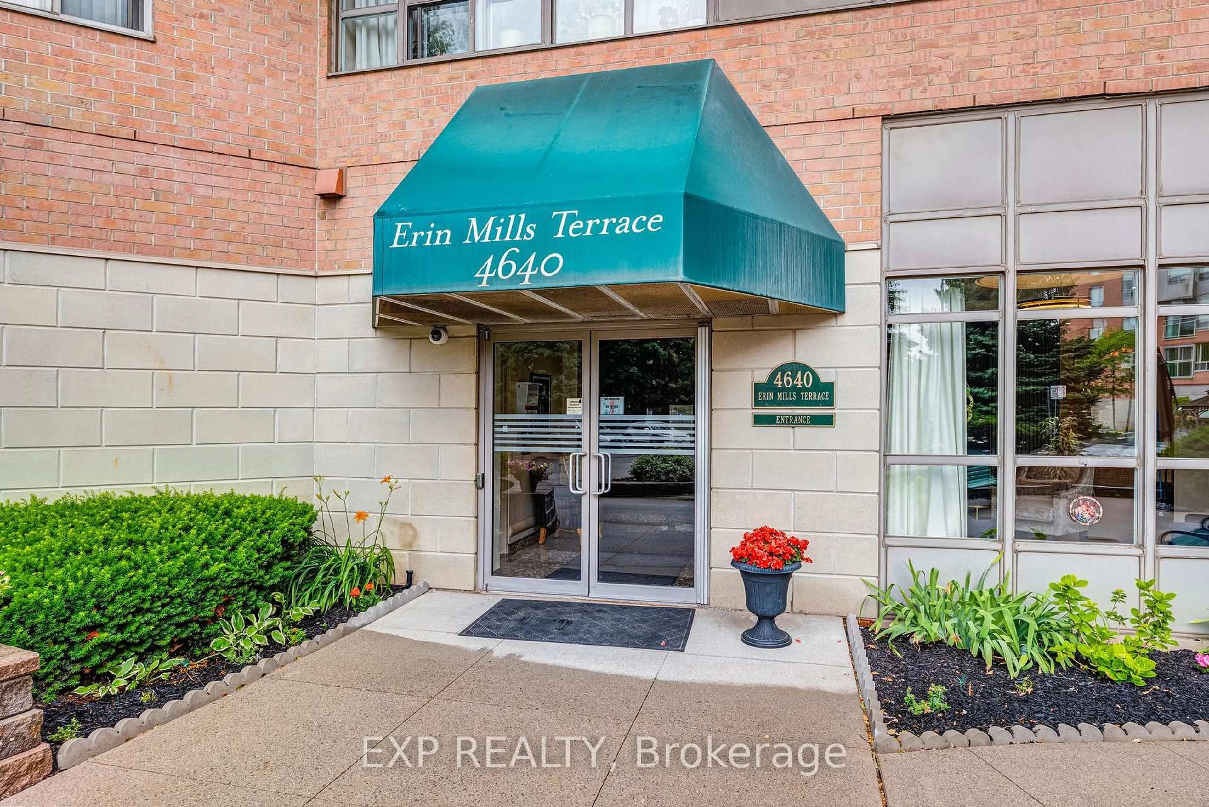 Indoor foyer for 4640 Kimbermount Ave #706, Mississauga Ontario L5M 5W6