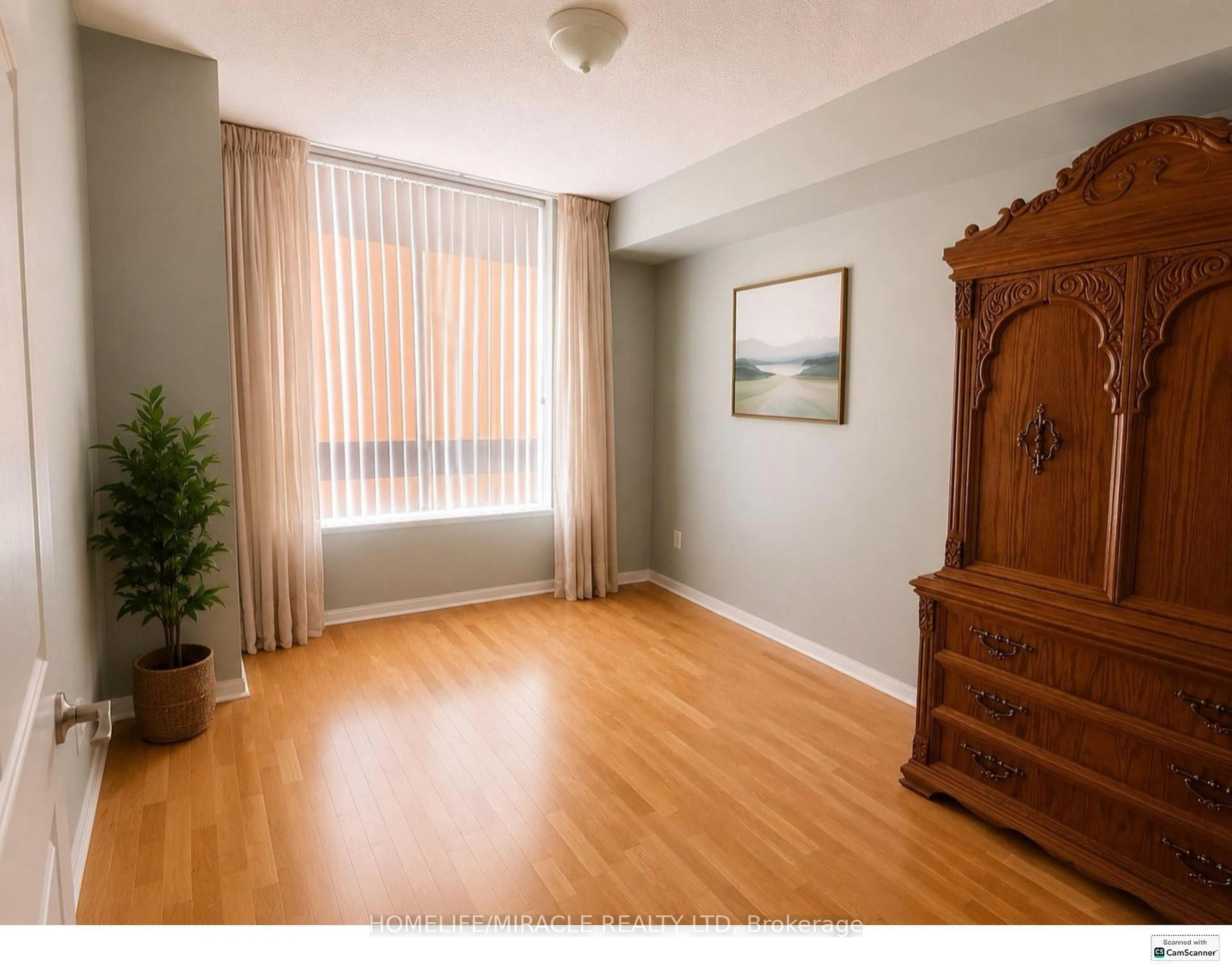 A pic of a room for 1150 Parkwest Pl #506, Mississauga Ontario L5E 3K4