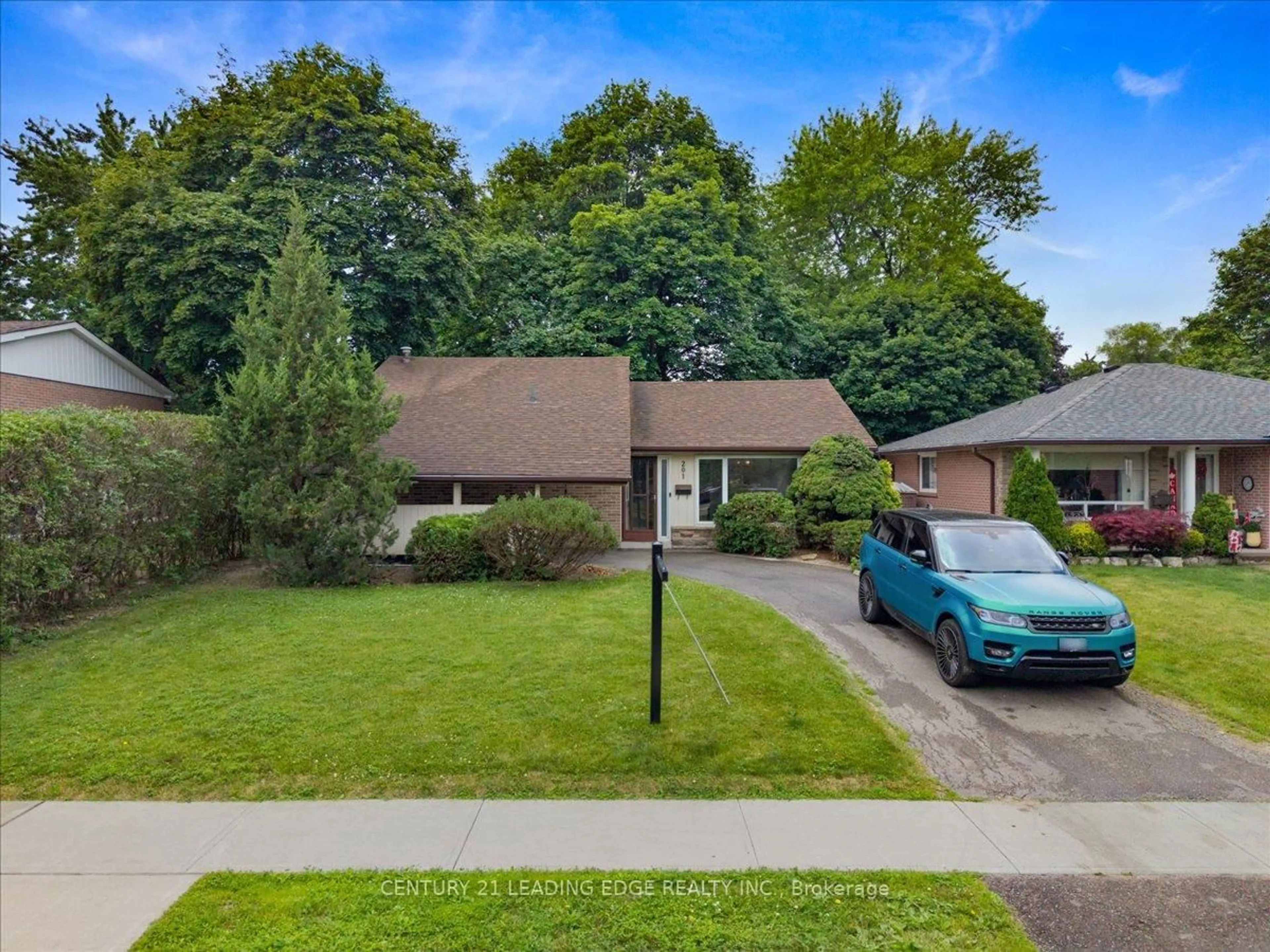 A pic from outside/outdoor area/front of a property/back of a property/a pic from drone, street for 201 Mcmurchy Ave, Brampton Ontario L6Y 1Z2