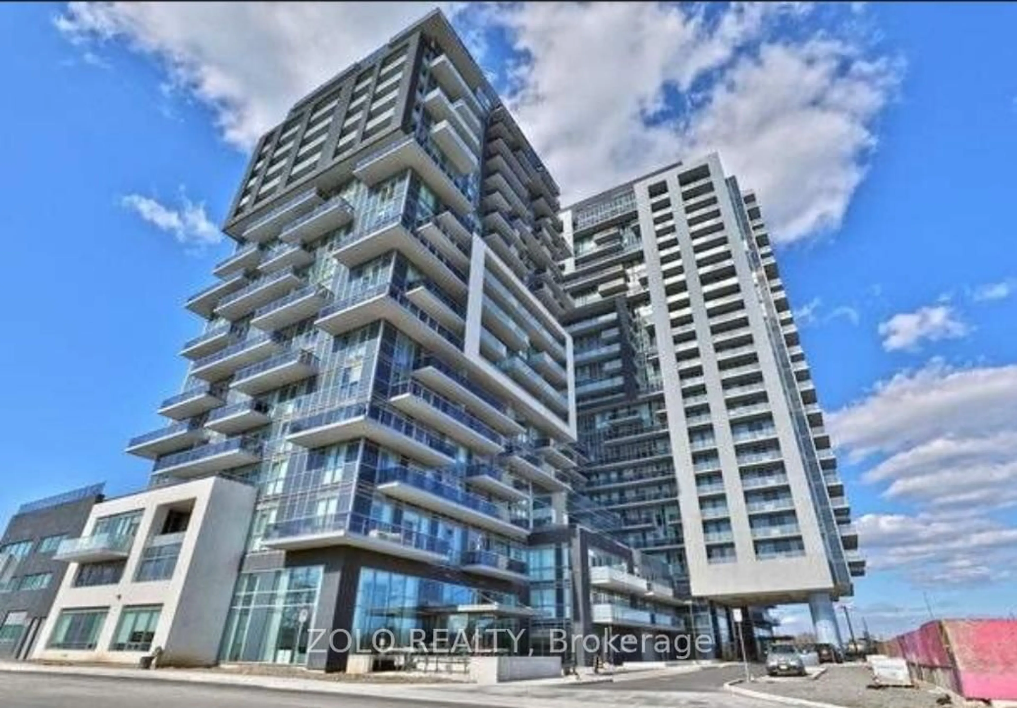 Indoor foyer for 2081 Fairview St #1707, Burlington Ontario L7R 0E4