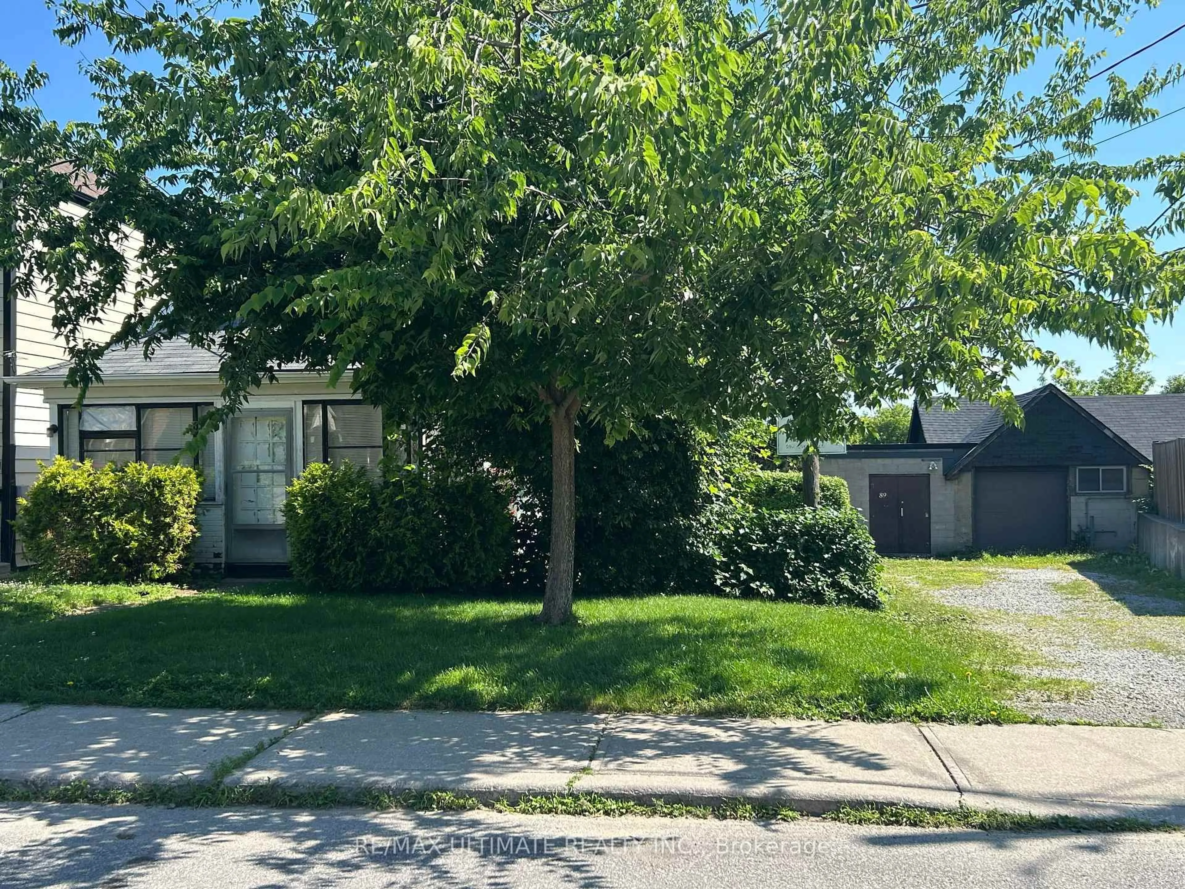 A pic from outside/outdoor area/front of a property/back of a property/a pic from drone, street for 89 Brownville Ave, Toronto Ontario M6N 4L2