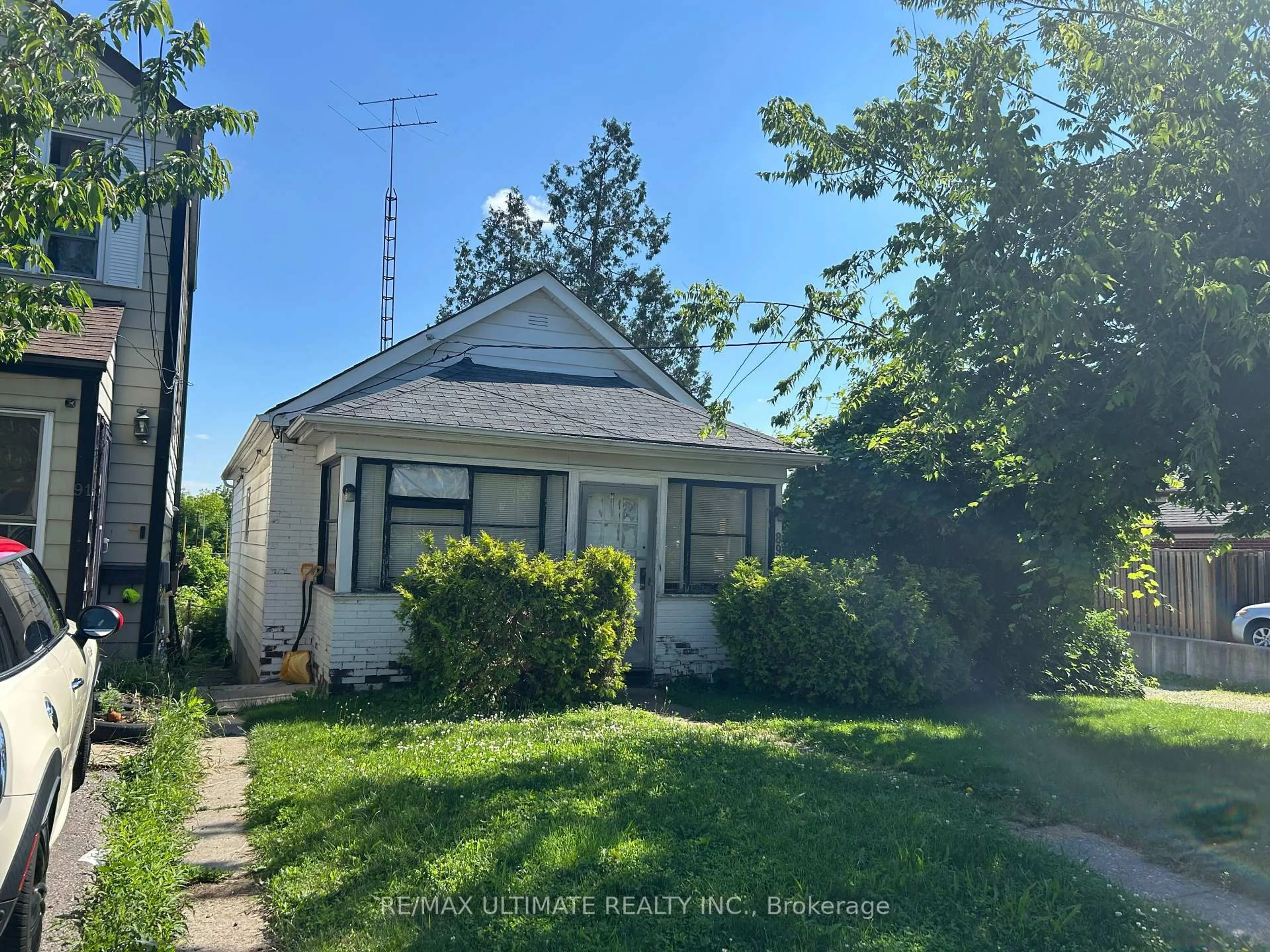 Unknown for 89 Brownville Ave, Toronto Ontario M6N 4L2