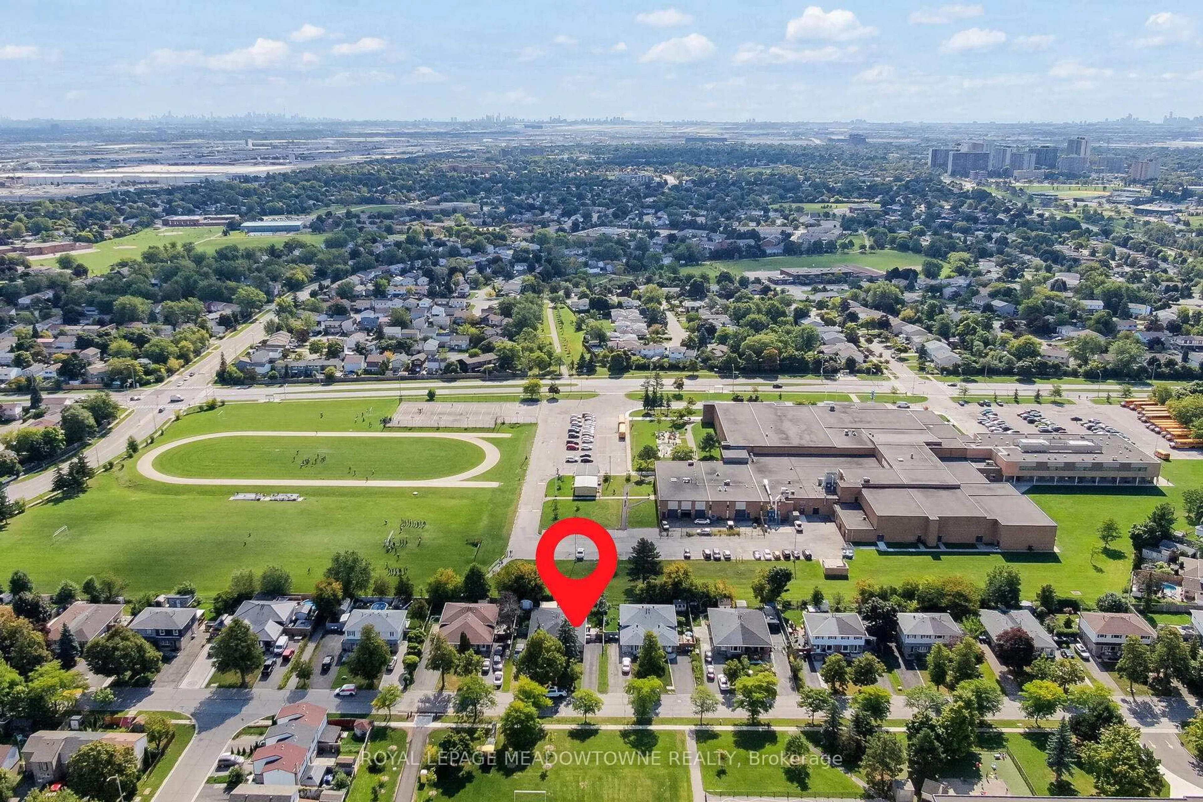A pic from outside/outdoor area/front of a property/back of a property/a pic from drone, unknown for 73 Jefferson Rd, Brampton Ontario L6S 1W7